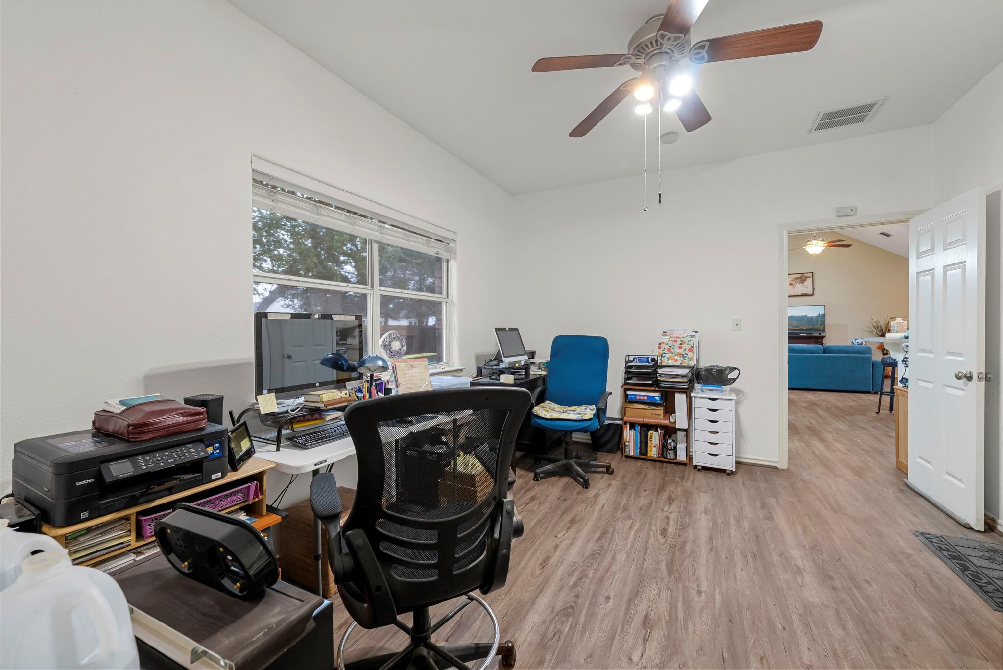 107 Frederick Ln, Thorndale, TX 76577