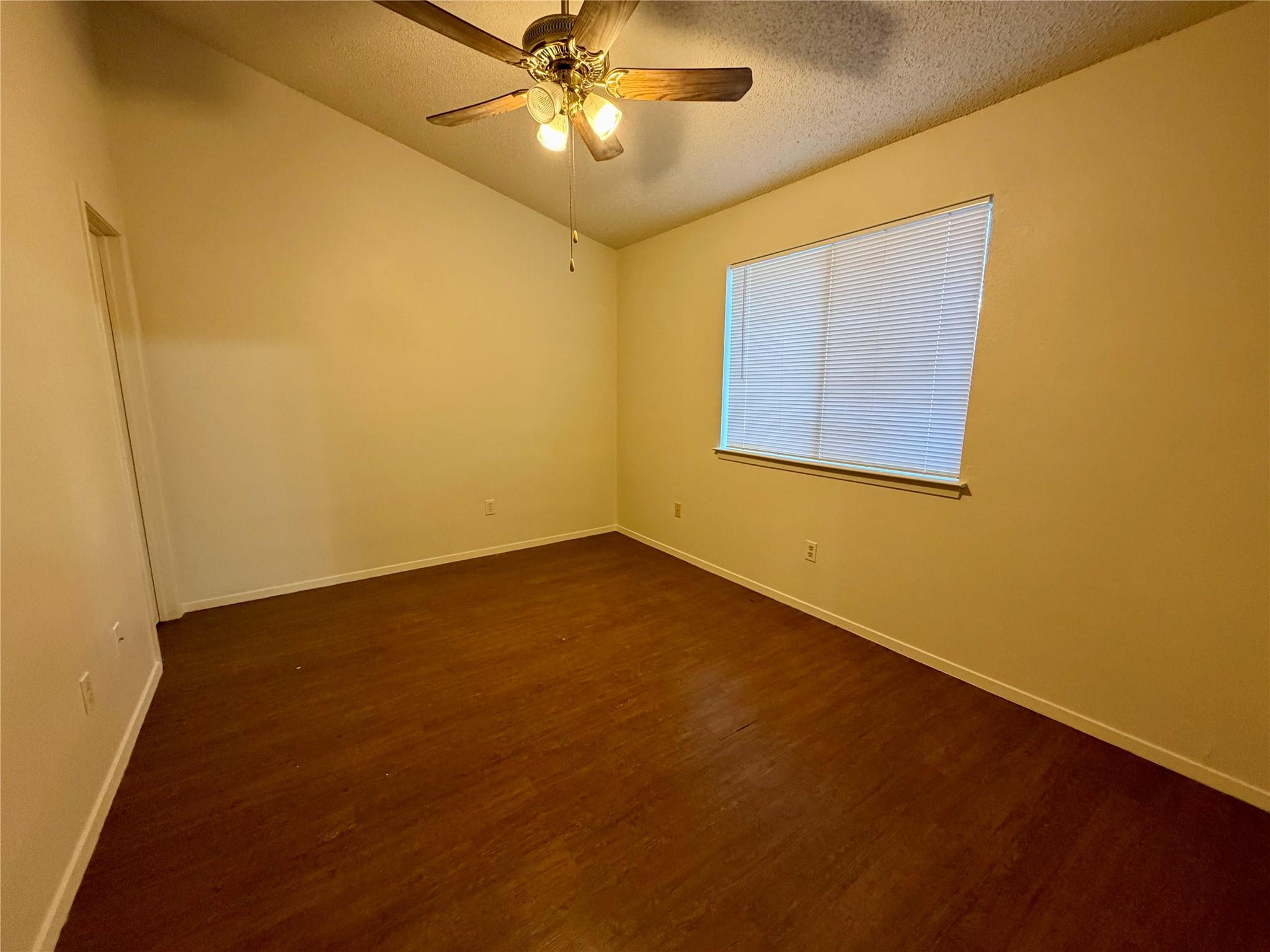 1510 S Medina St # B, Lockhart, TX 78644