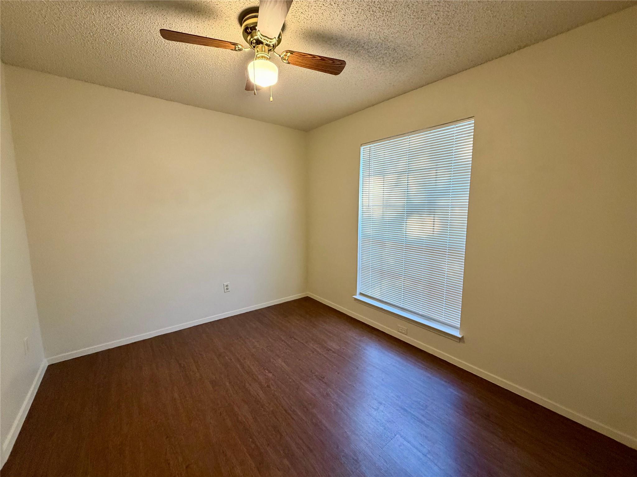 1510 S Medina St # B, Lockhart, TX 78644