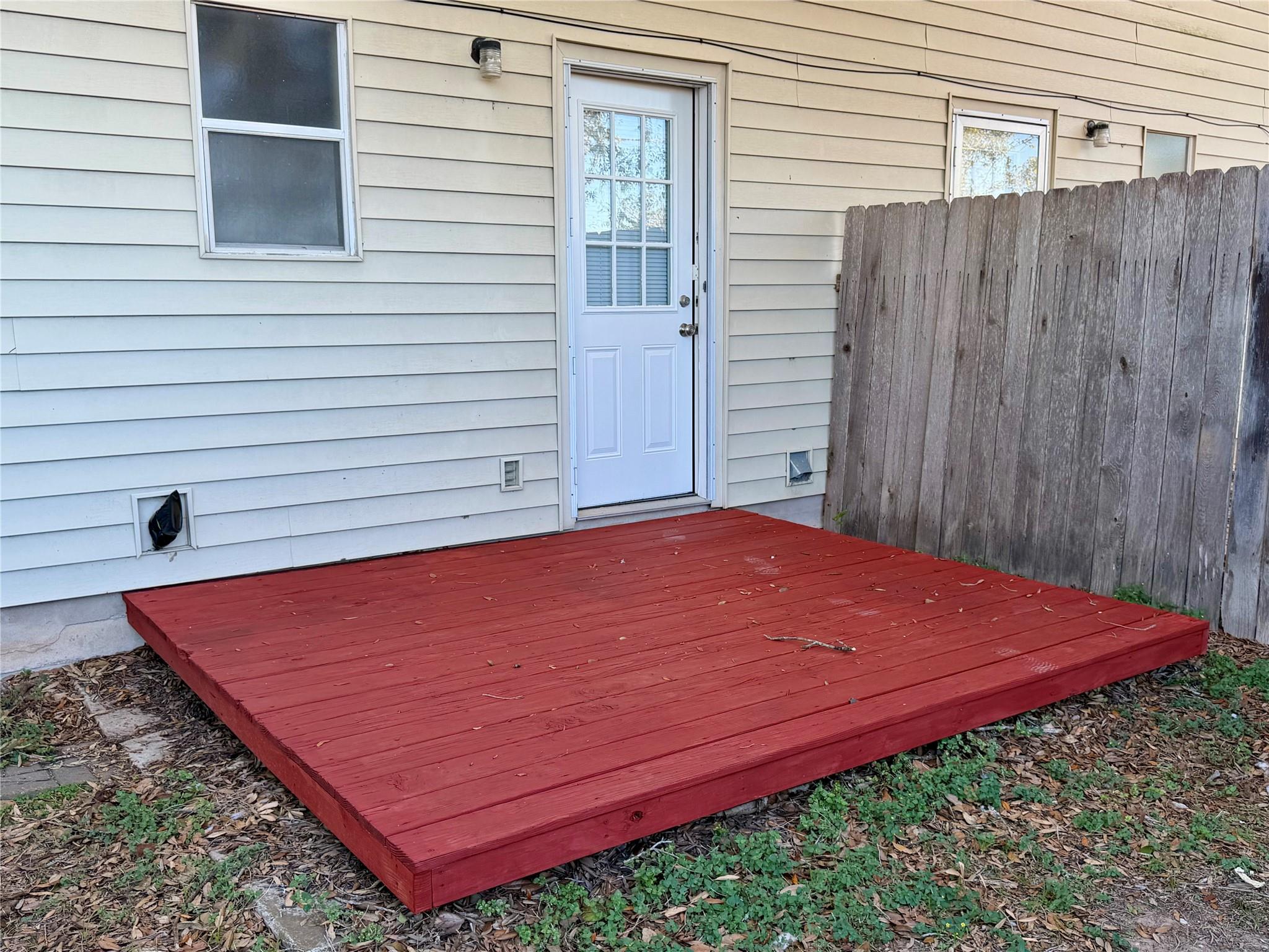 1510 S Medina St # B, Lockhart, TX 78644