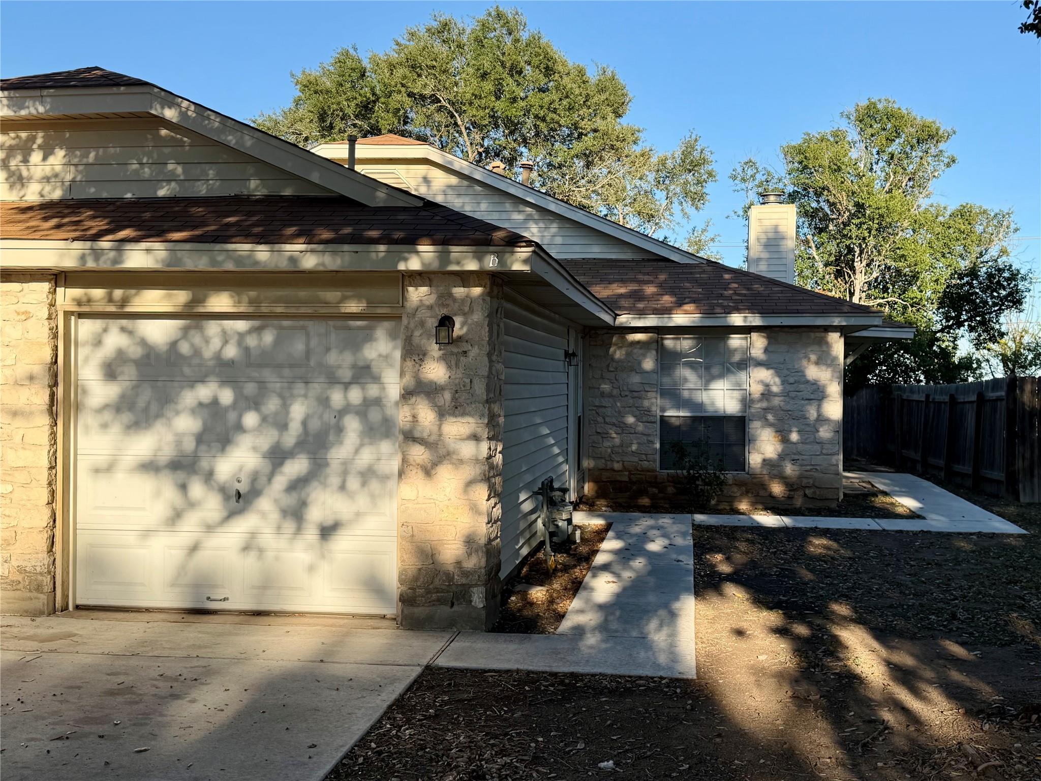 1510 S Medina St # B, Lockhart, TX 78644