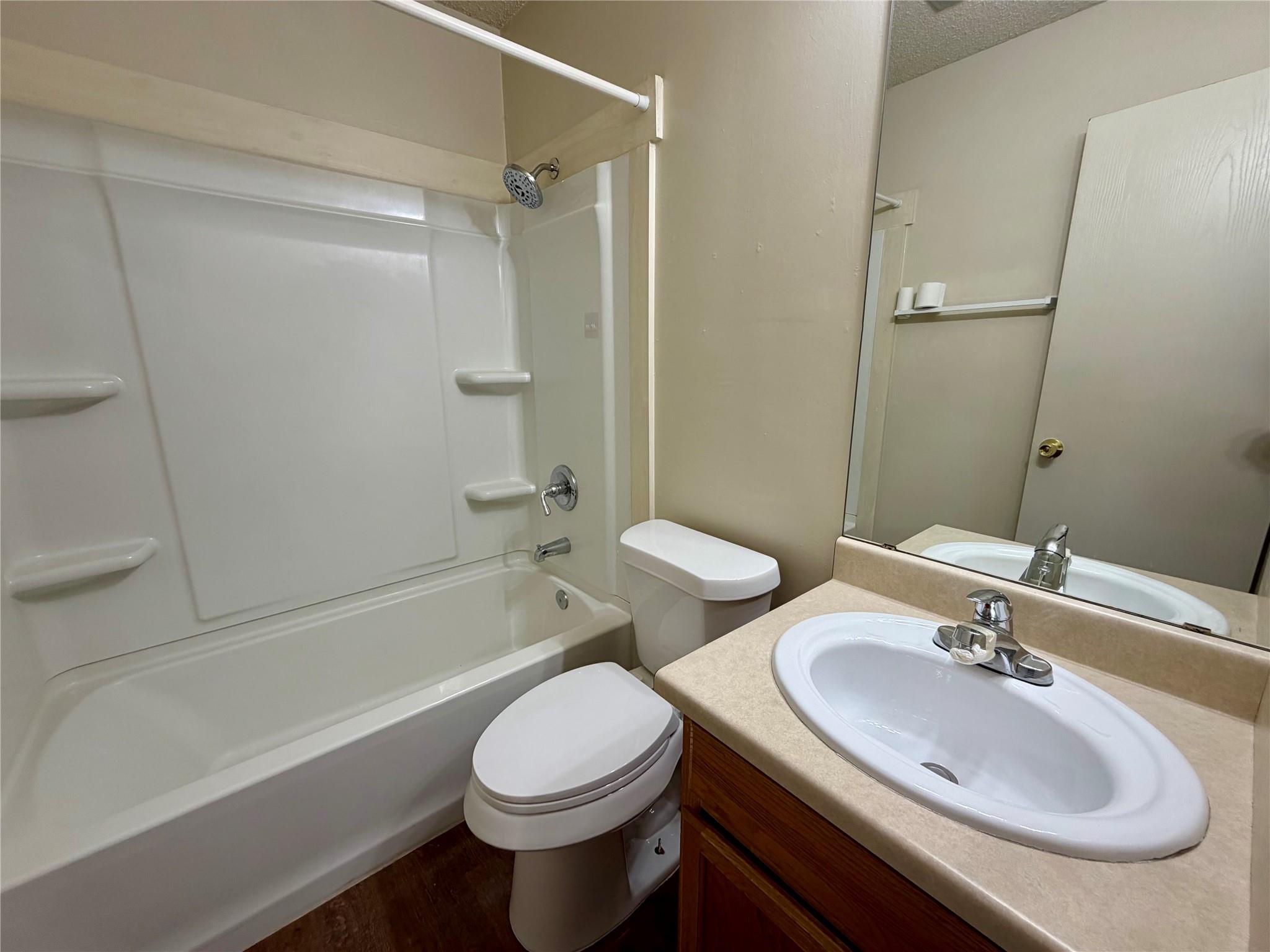 1510 S Medina St # B, Lockhart, TX 78644