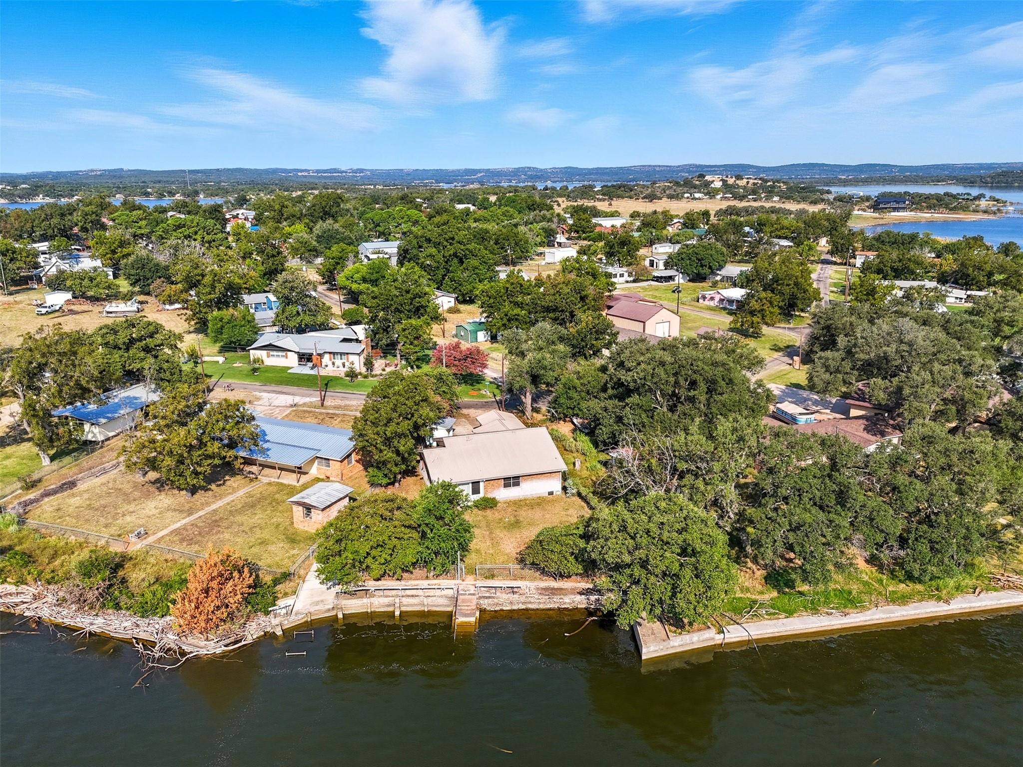 601 Lakeshore Loop, Tow, TX 78672