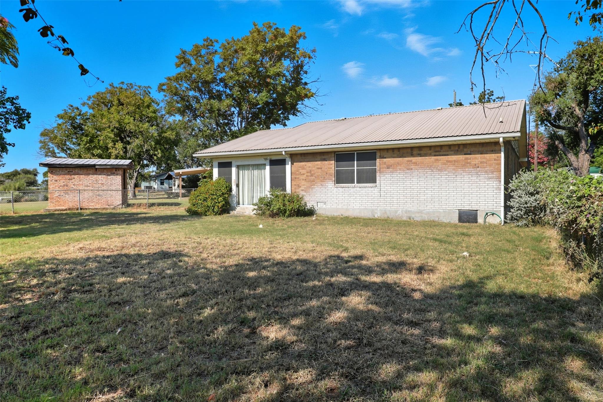 601 Lakeshore Loop, Tow, TX 78672