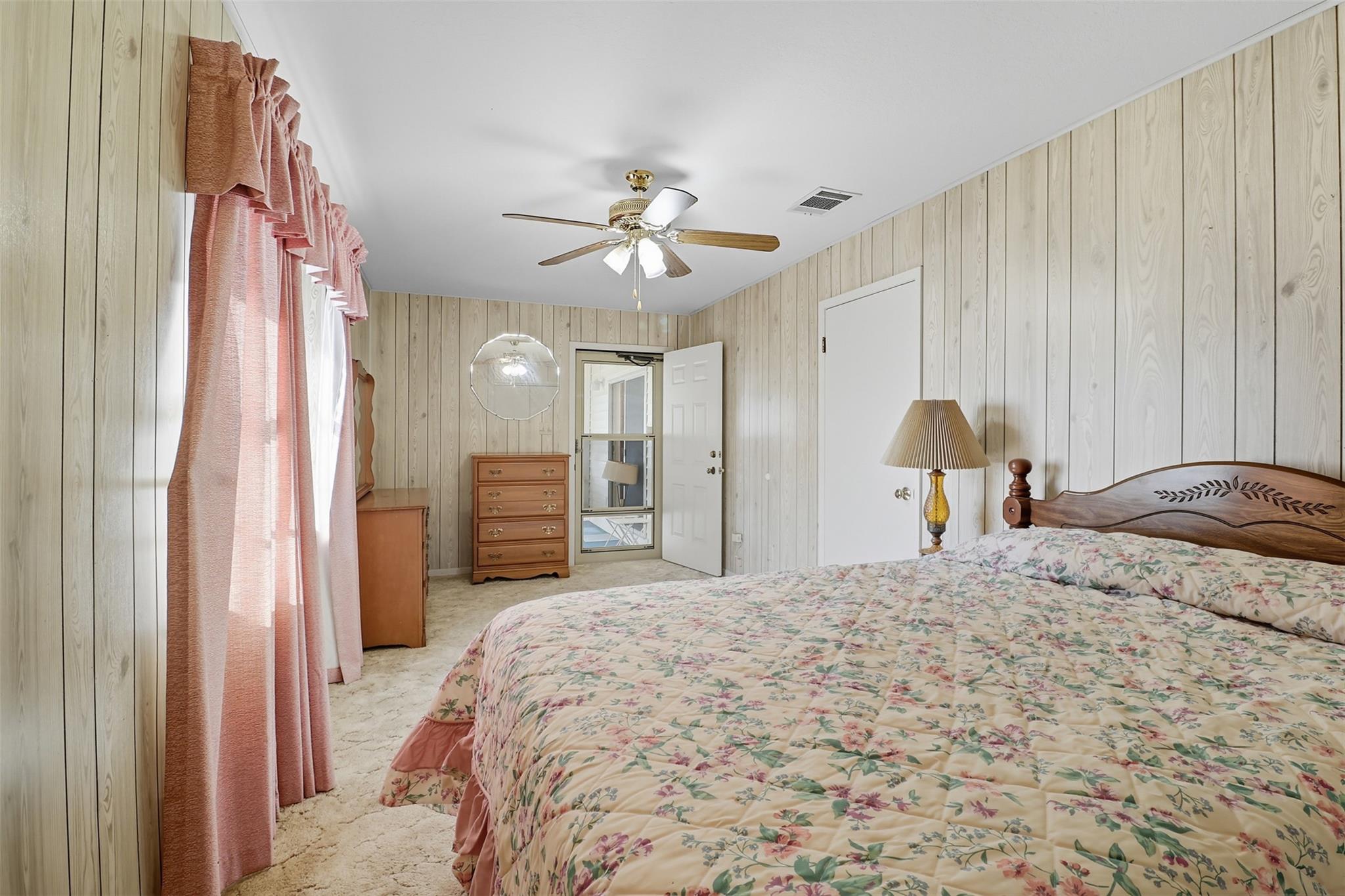 601 Lakeshore Loop, Tow, TX 78672