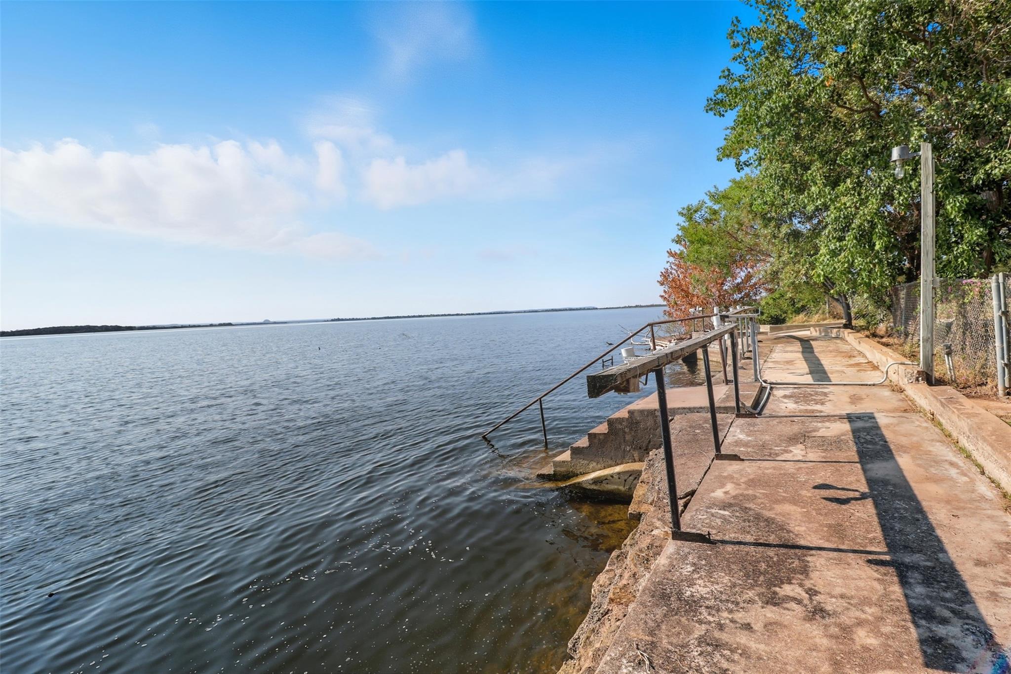 601 Lakeshore Loop, Tow, TX 78672