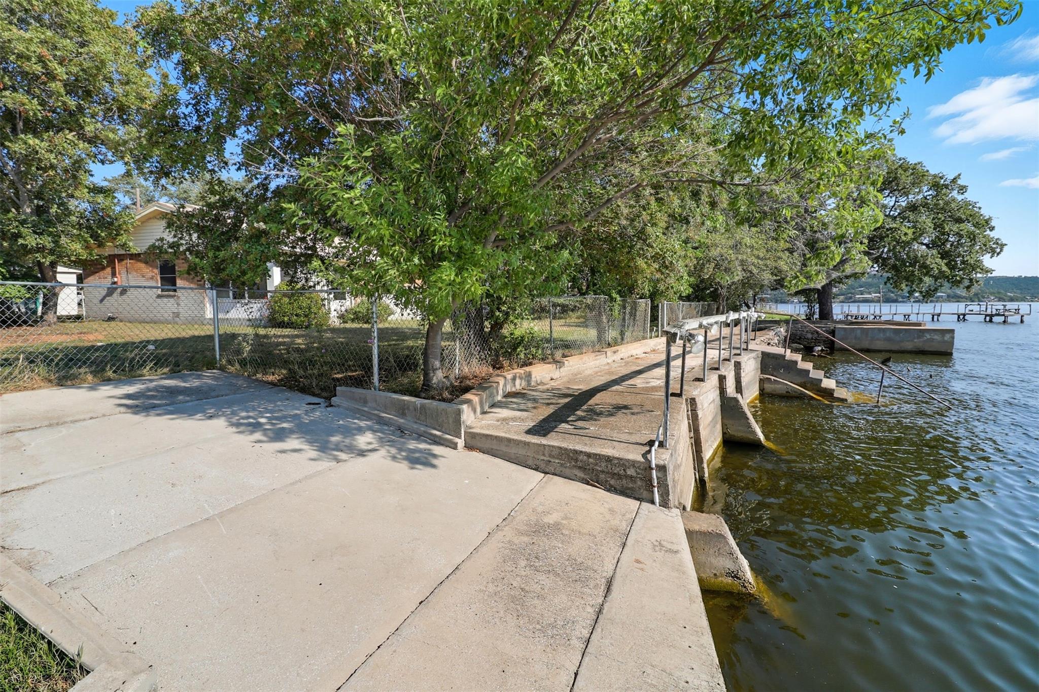 601 Lakeshore Loop, Tow, TX 78672