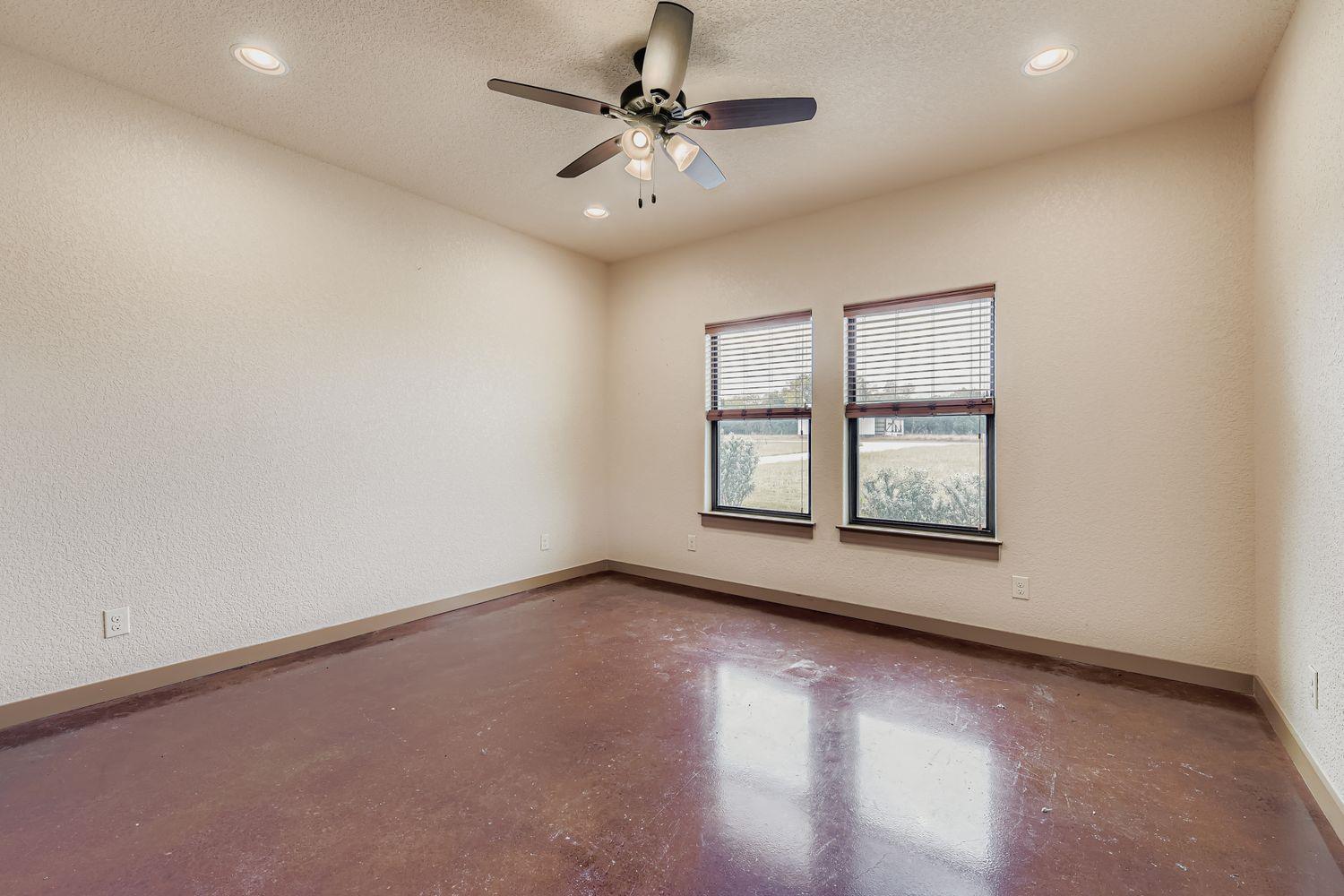 192 Freedom Dr, Georgetown, TX 78626