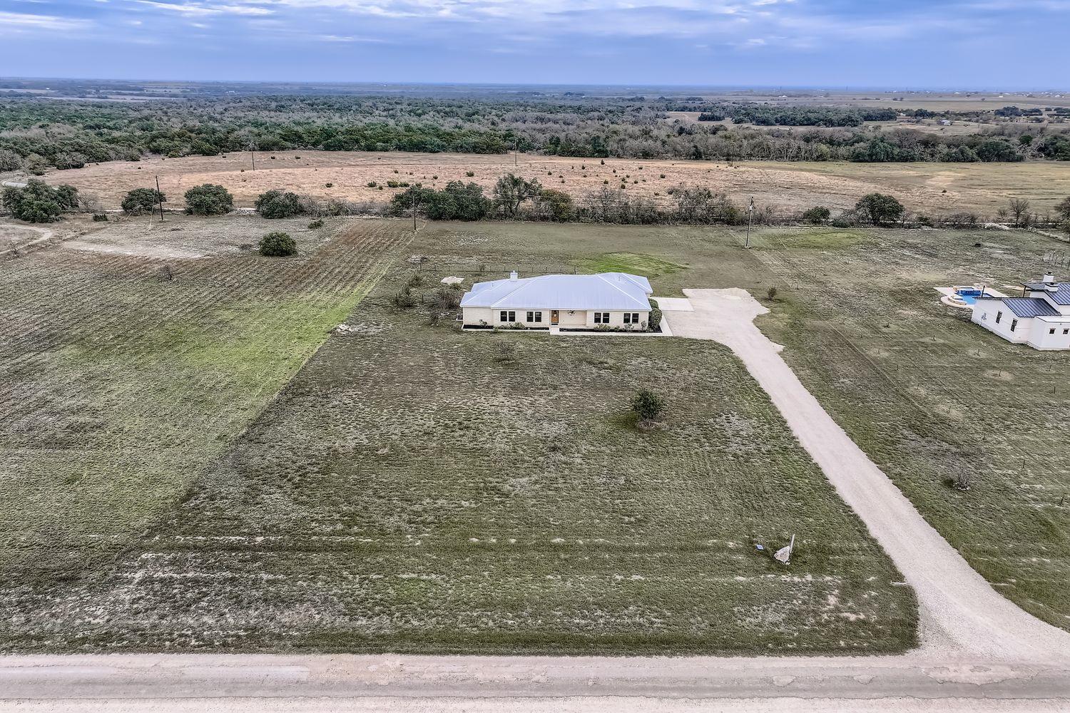 192 Freedom Dr, Georgetown, TX 78626