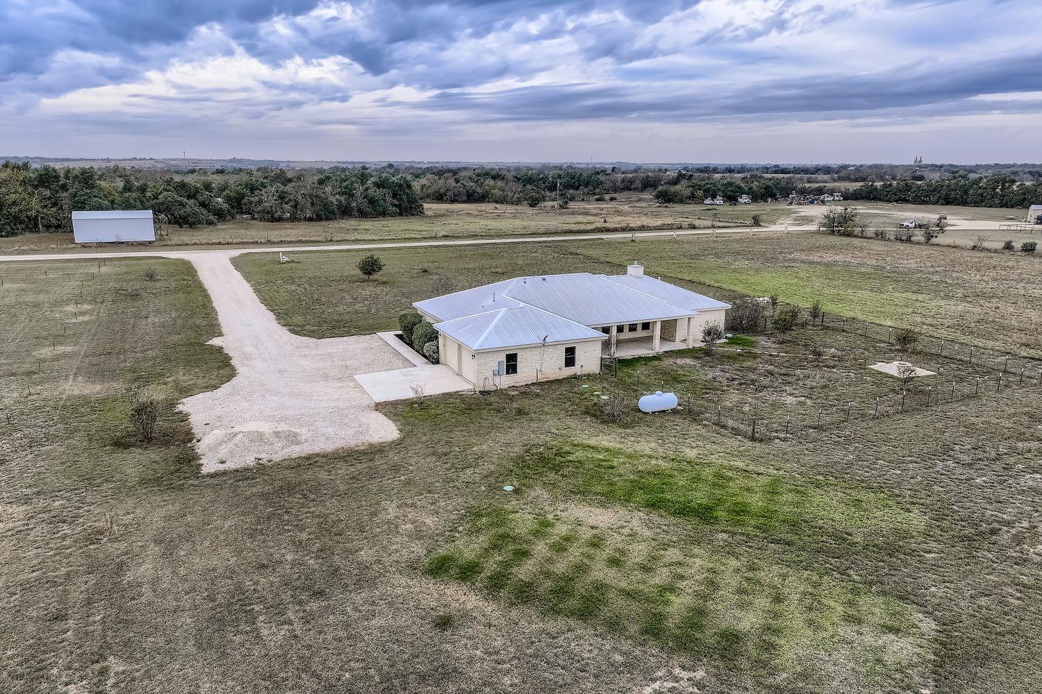 192 Freedom Dr, Georgetown, TX 78626