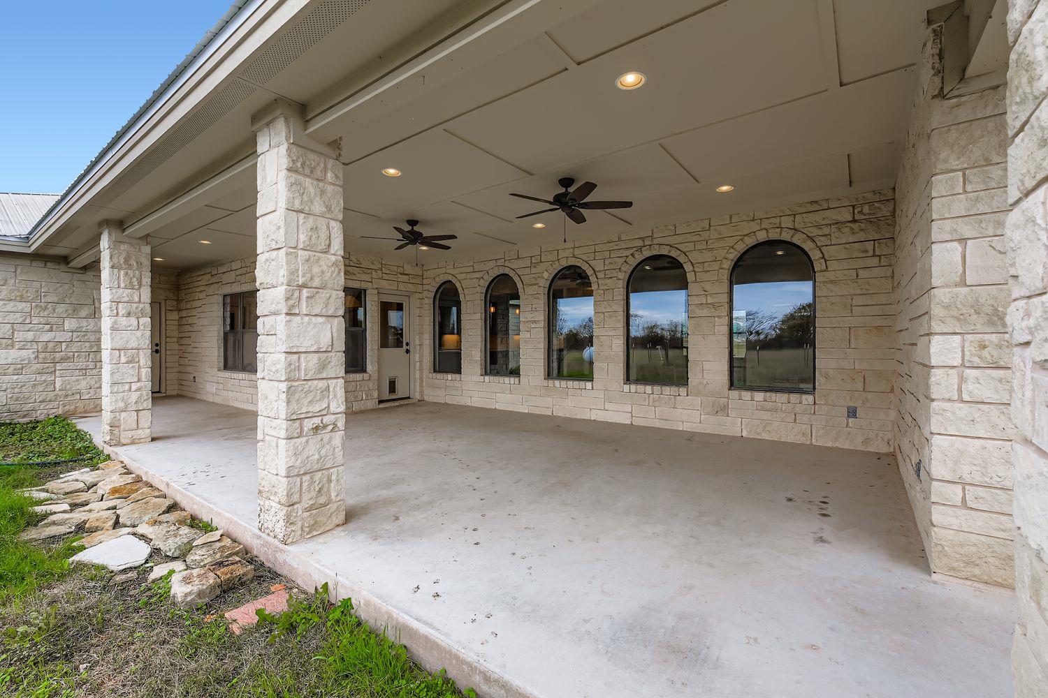 192 Freedom Dr, Georgetown, TX 78626