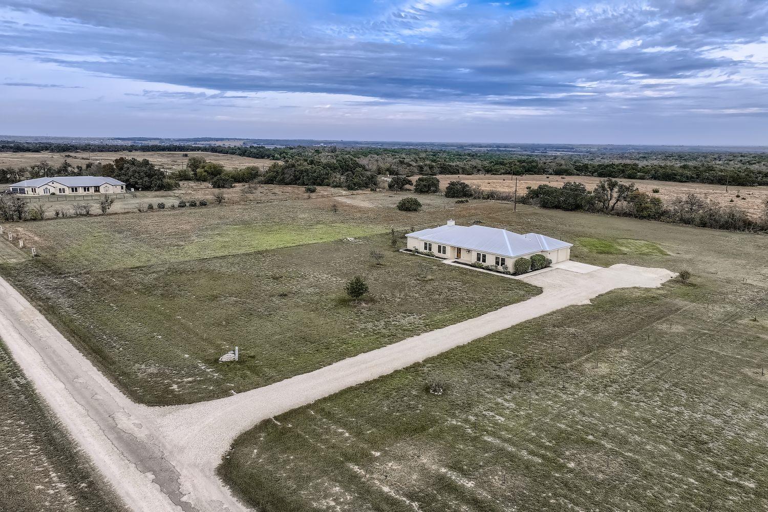 192 Freedom Dr, Georgetown, TX 78626