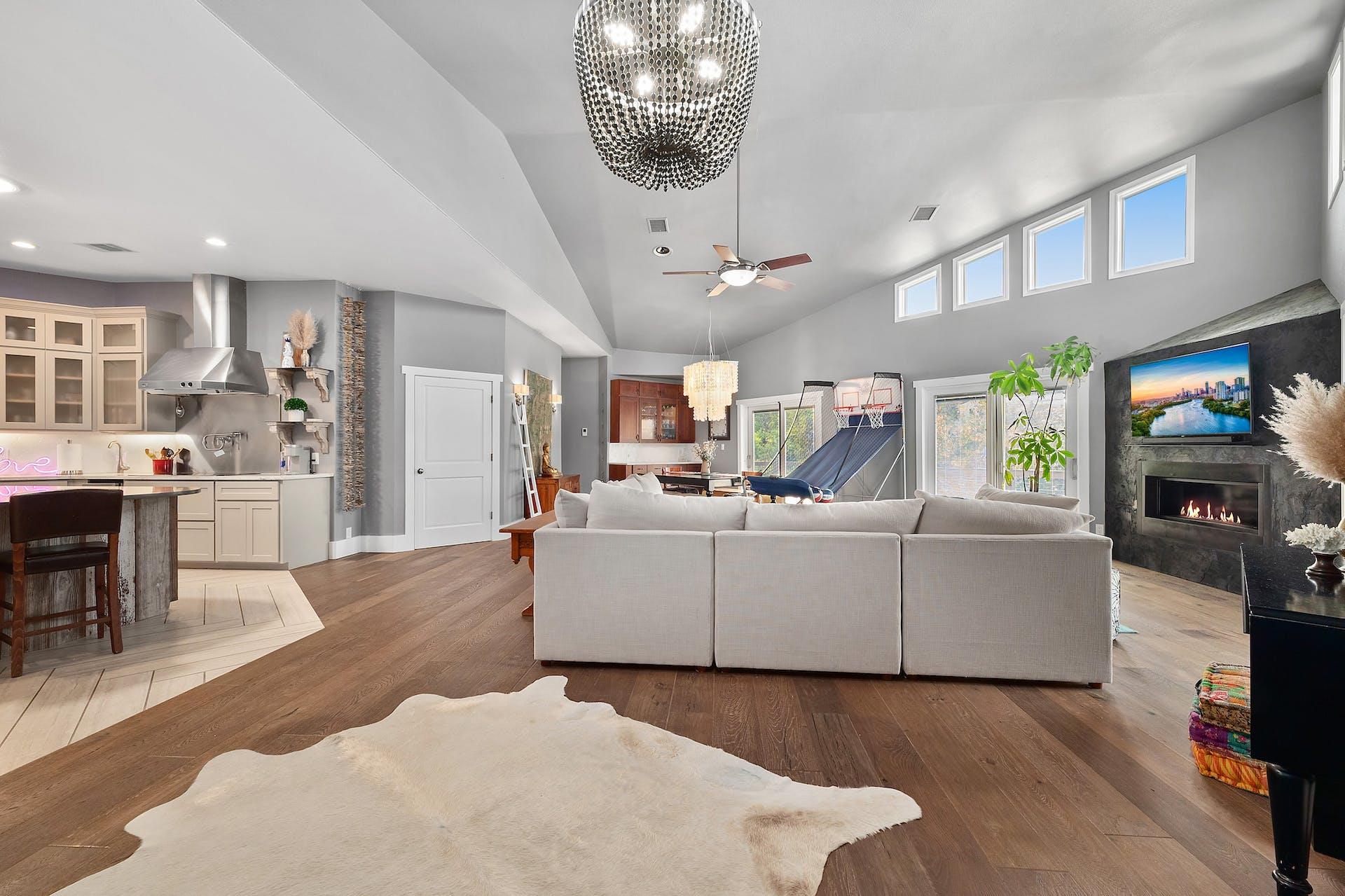 2001 Mestena Trl, Austin, TX 78733