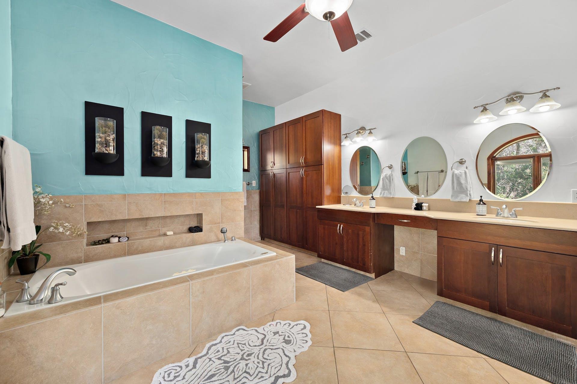 2001 Mestena Trl, Austin, TX 78733