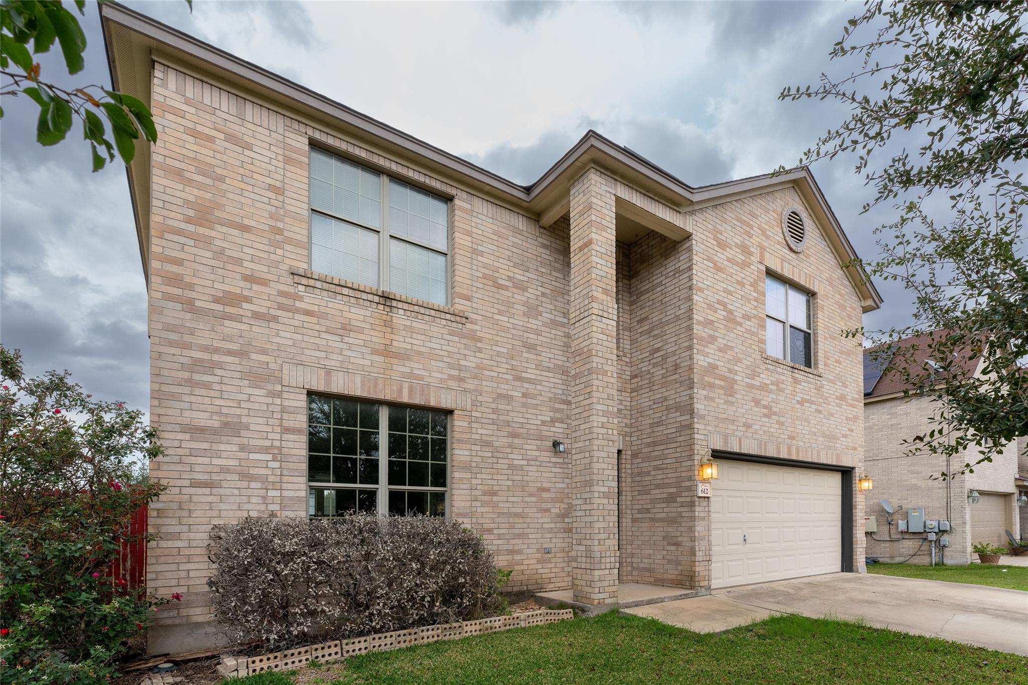 612 Dark Tree Ln, Round Rock, TX 78664