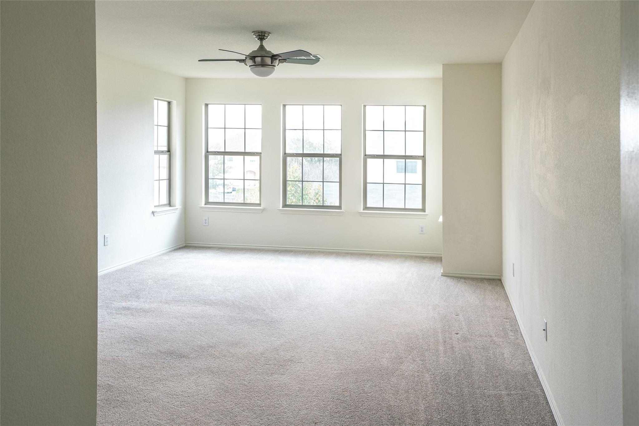 612 Dark Tree Ln, Round Rock, TX 78664