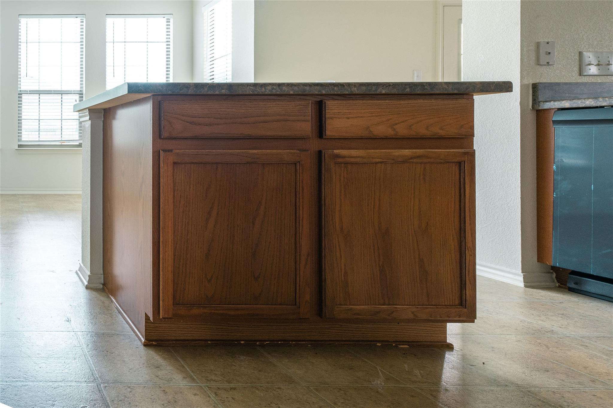 612 Dark Tree Ln, Round Rock, TX 78664