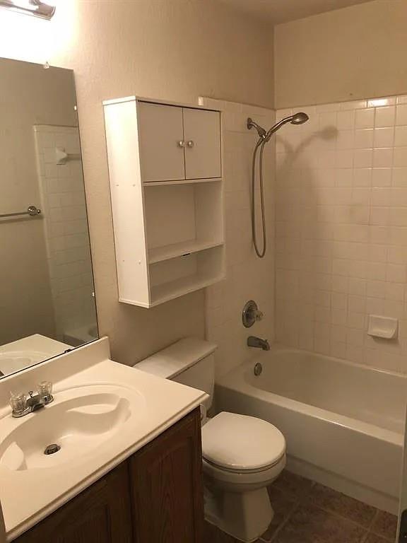 1800 BRIARTON N Ln N, Round Rock, TX 78665