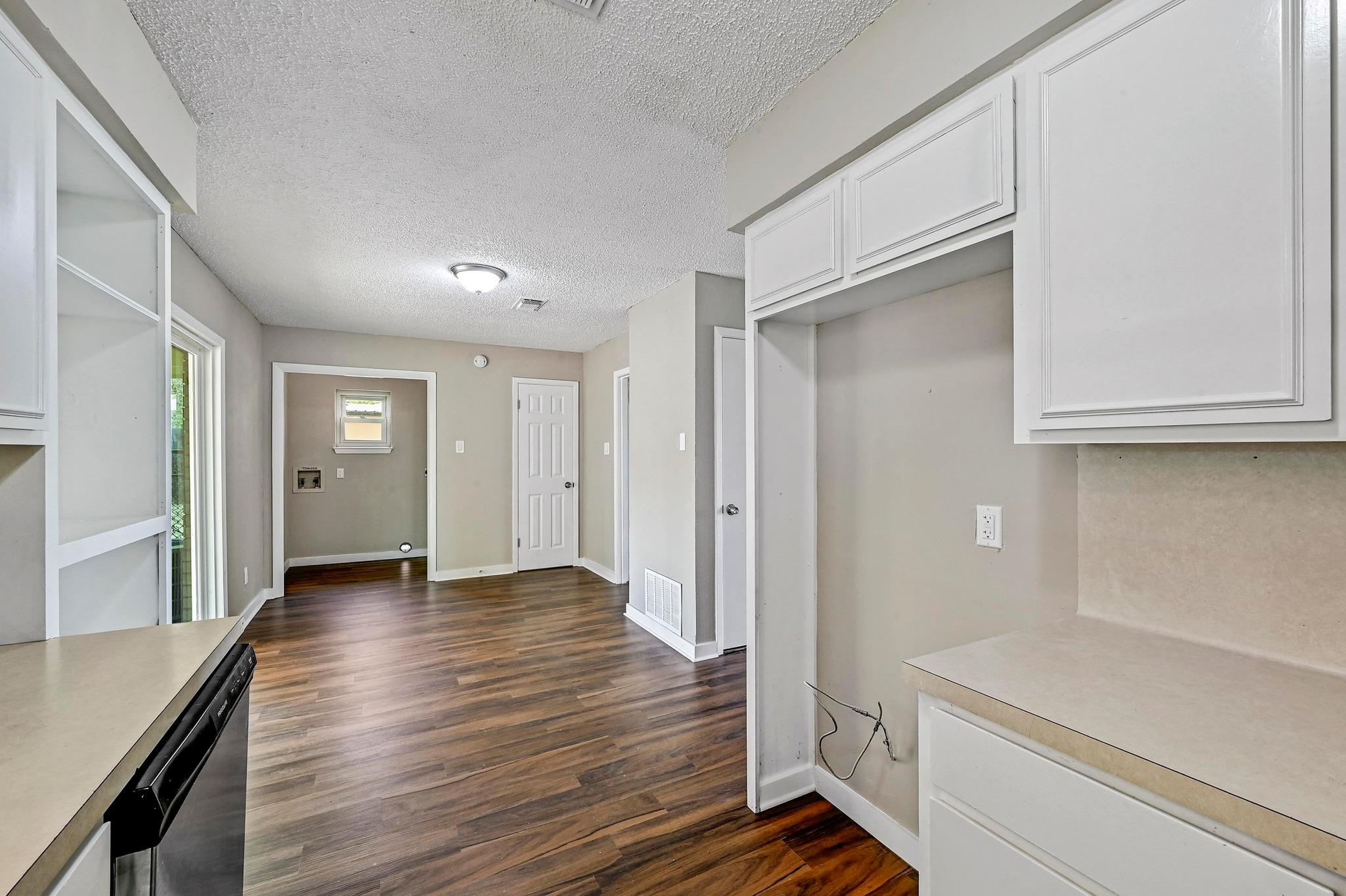 1304 E LUCE St, Llano, TX 78643