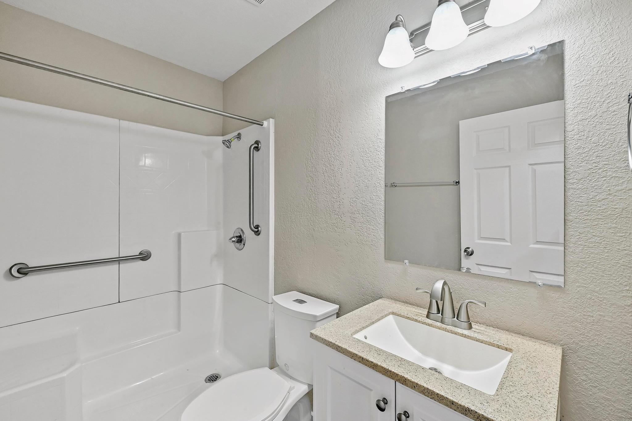 1304 E LUCE St, Llano, TX 78643