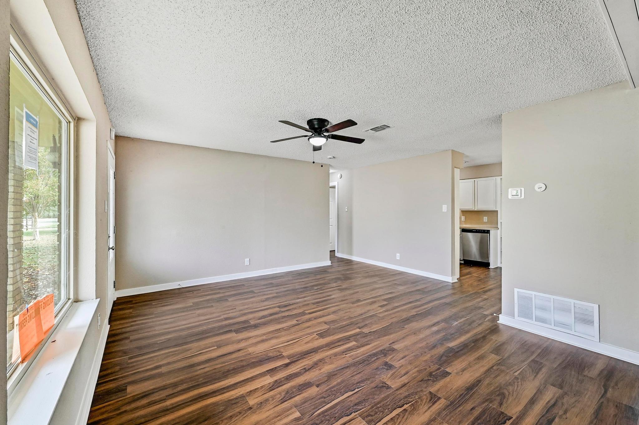 1304 E LUCE St, Llano, TX 78643