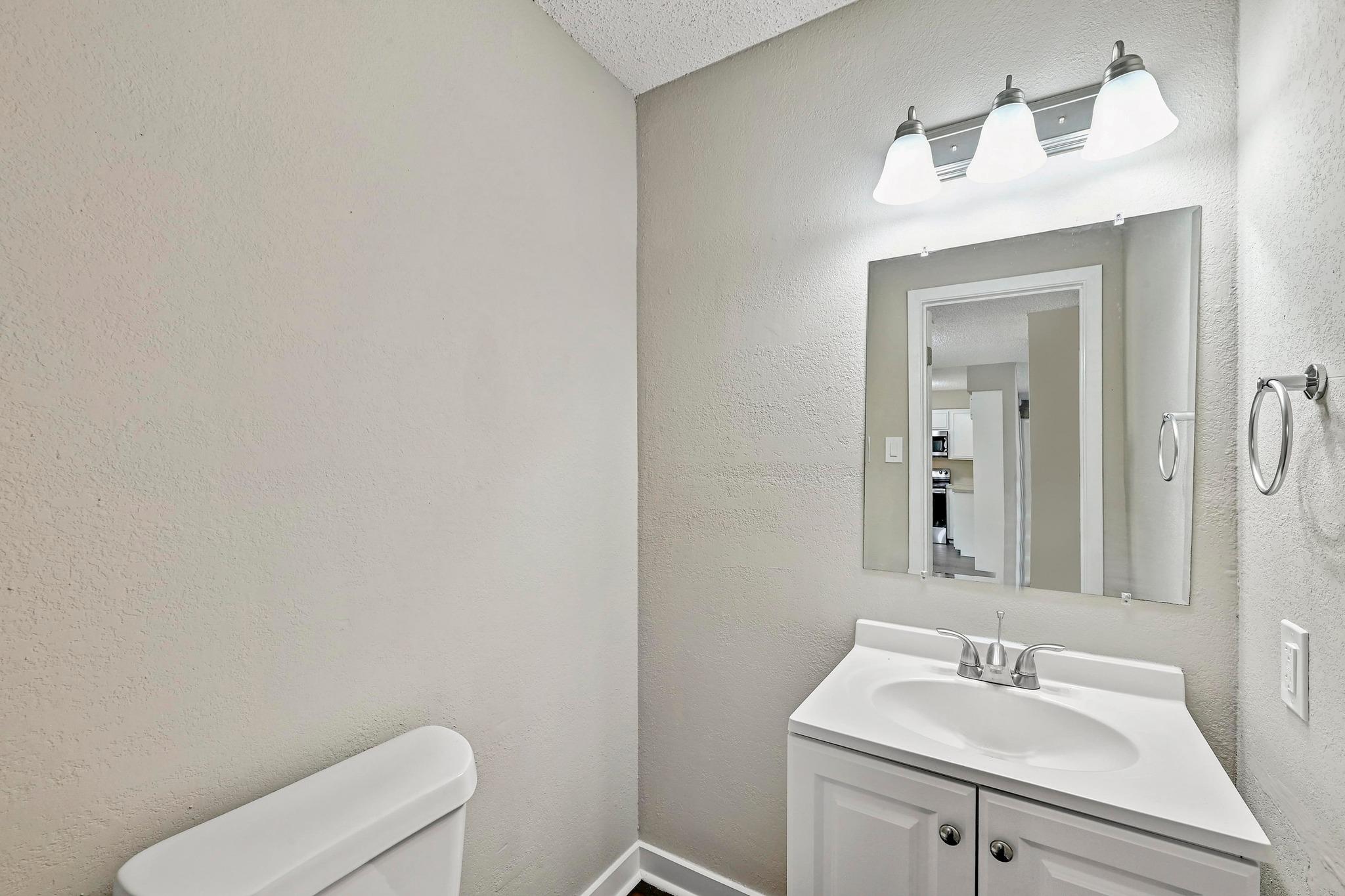 1304 E LUCE St, Llano, TX 78643