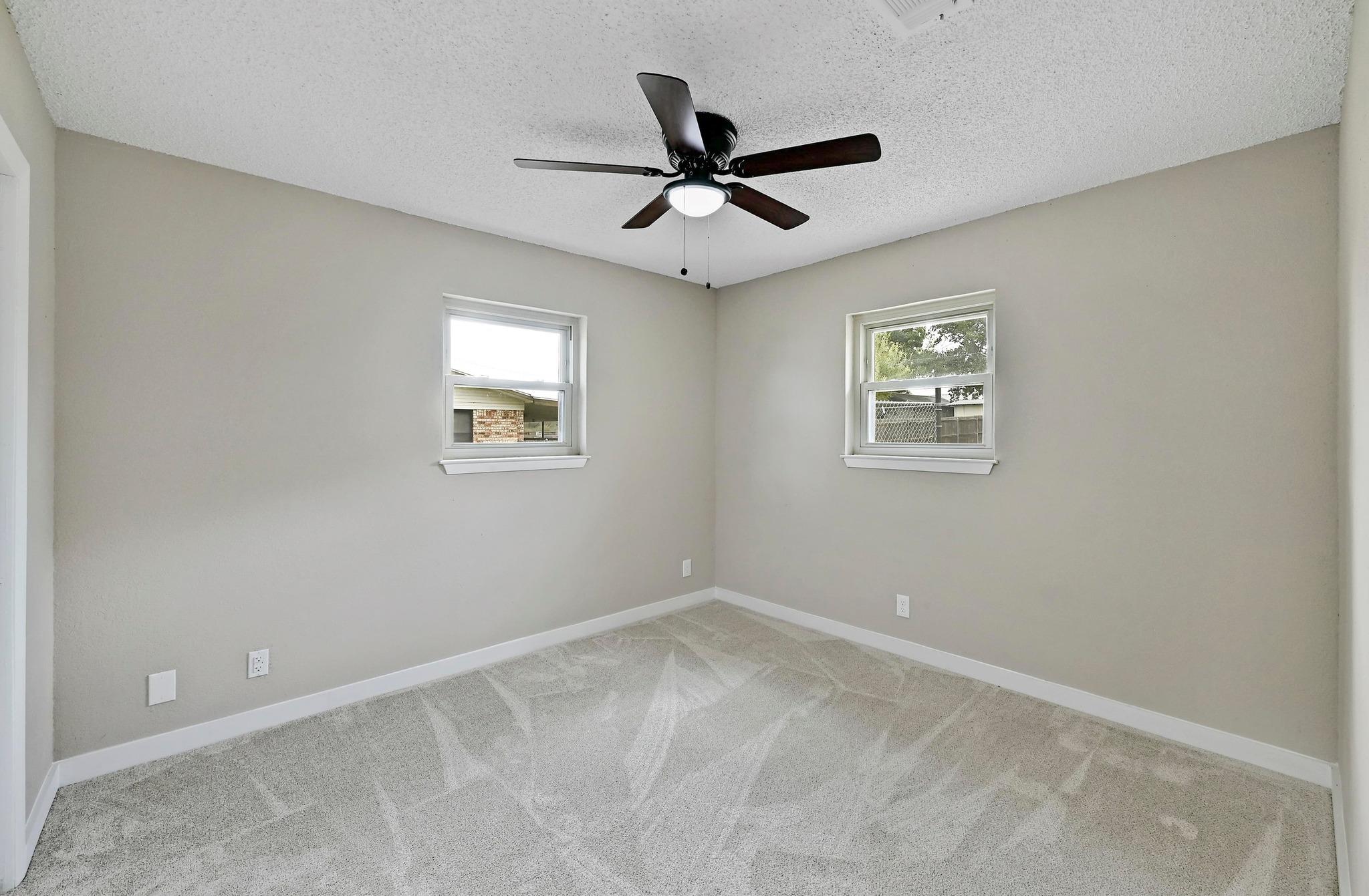 1304 E LUCE St, Llano, TX 78643