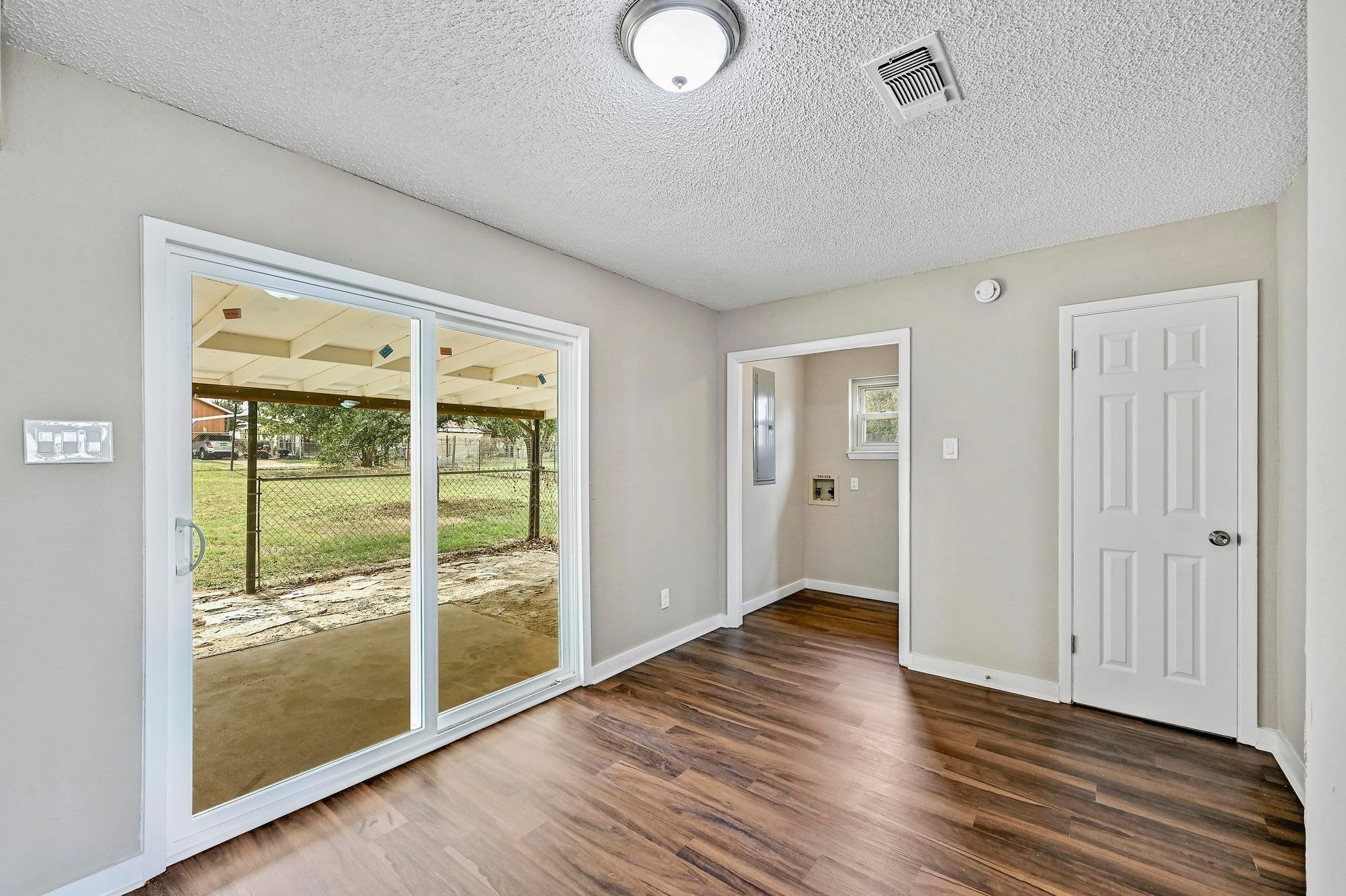 1304 E LUCE St, Llano, TX 78643