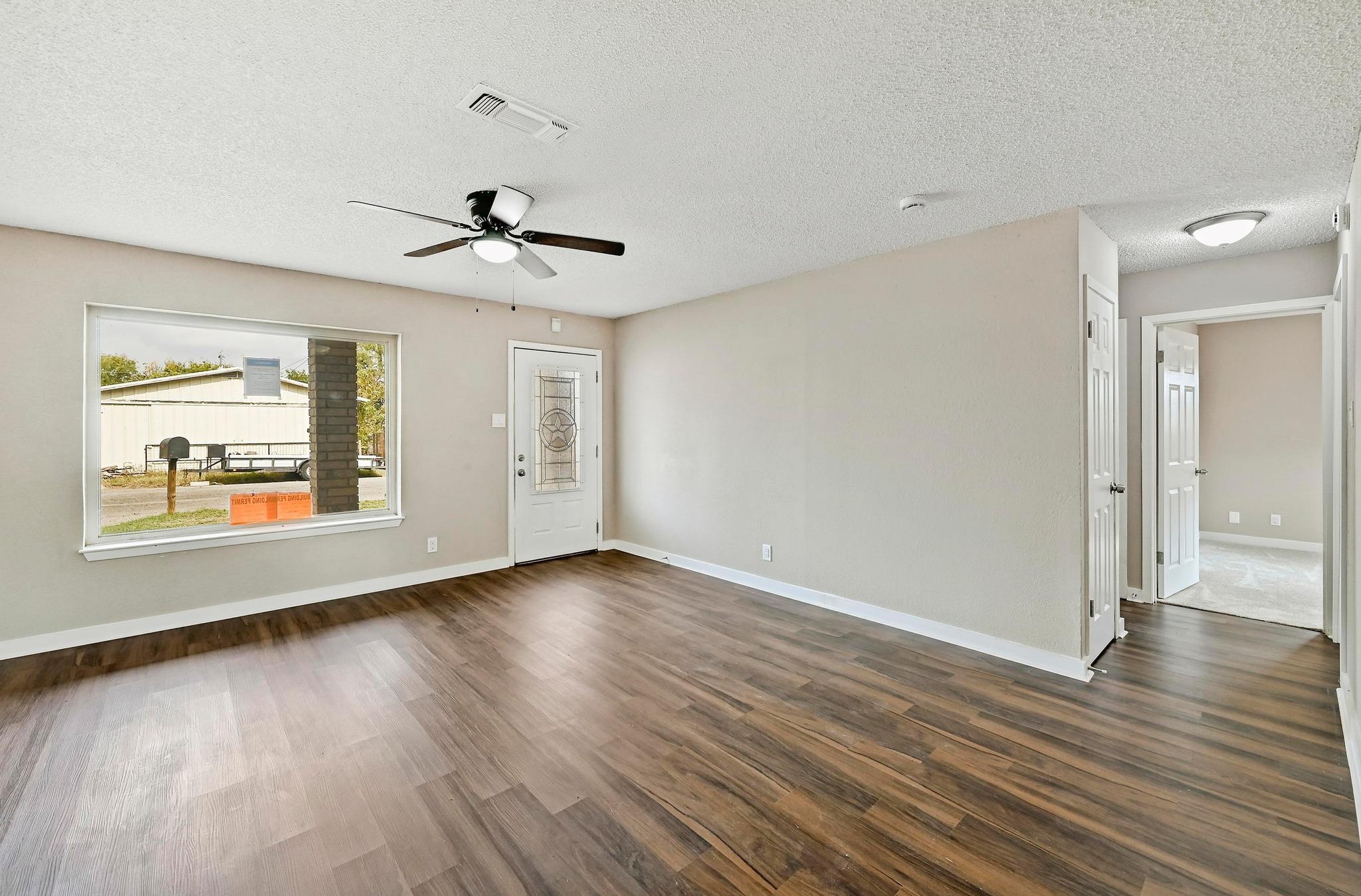 1304 E LUCE St, Llano, TX 78643