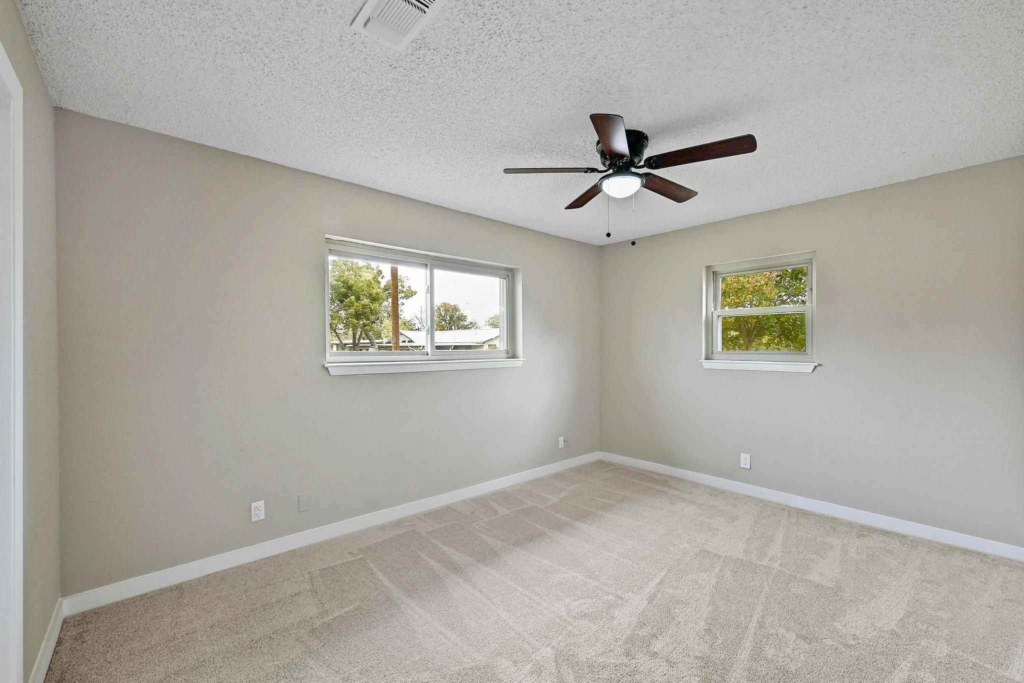 1304 E LUCE St, Llano, TX 78643