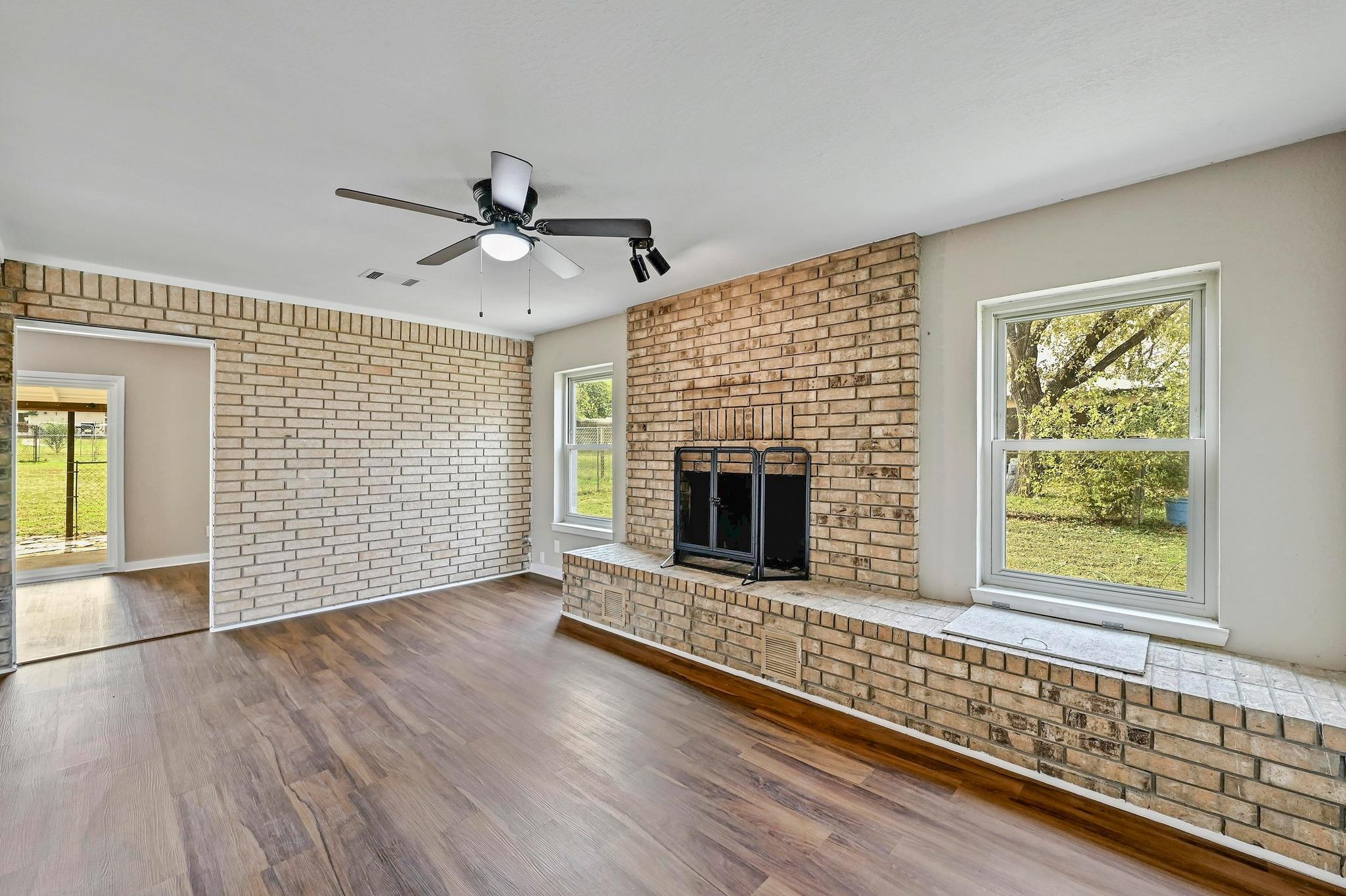 1304 E LUCE St, Llano, TX 78643