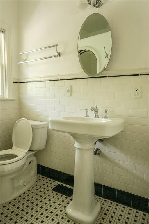 2301 Enfield Rd, Austin, TX 78703