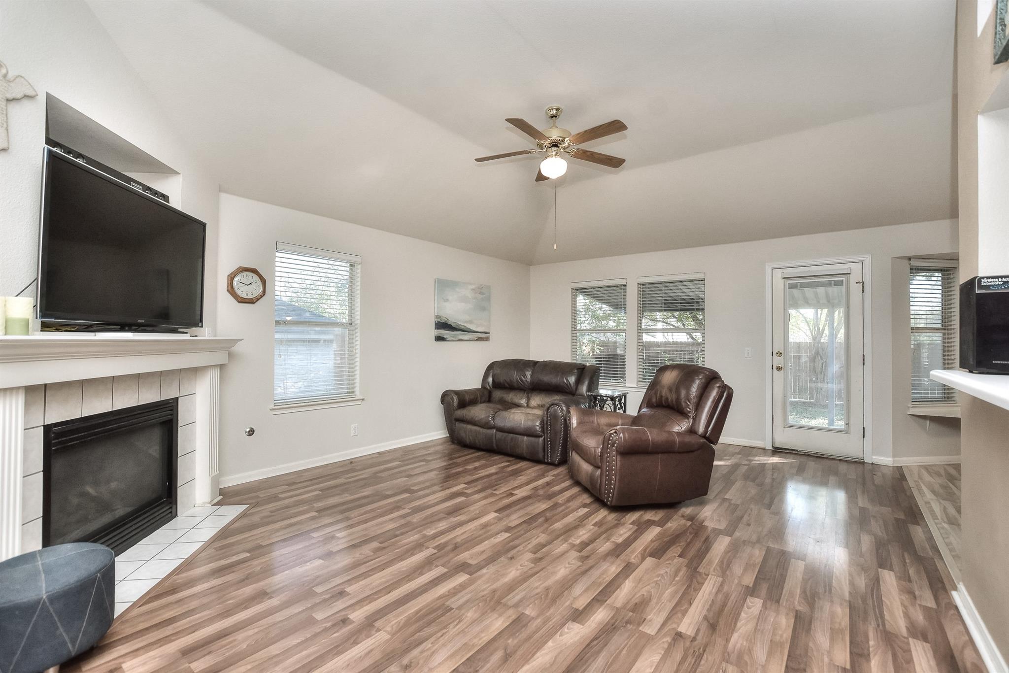 1503 Barcus Dr, Georgetown, TX 78626