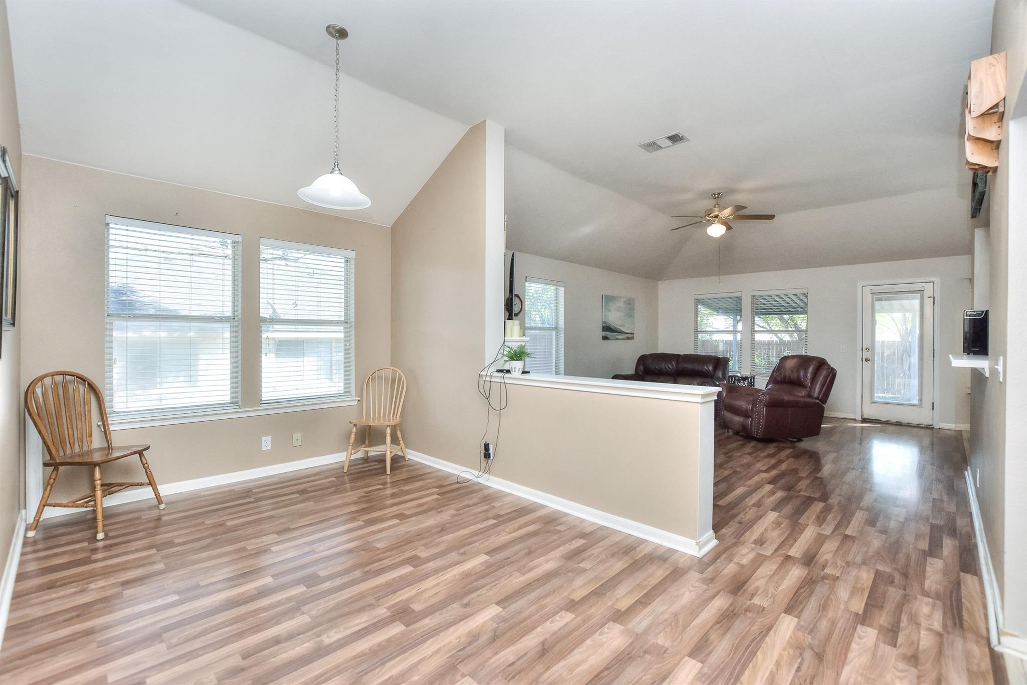 1503 Barcus Dr, Georgetown, TX 78626