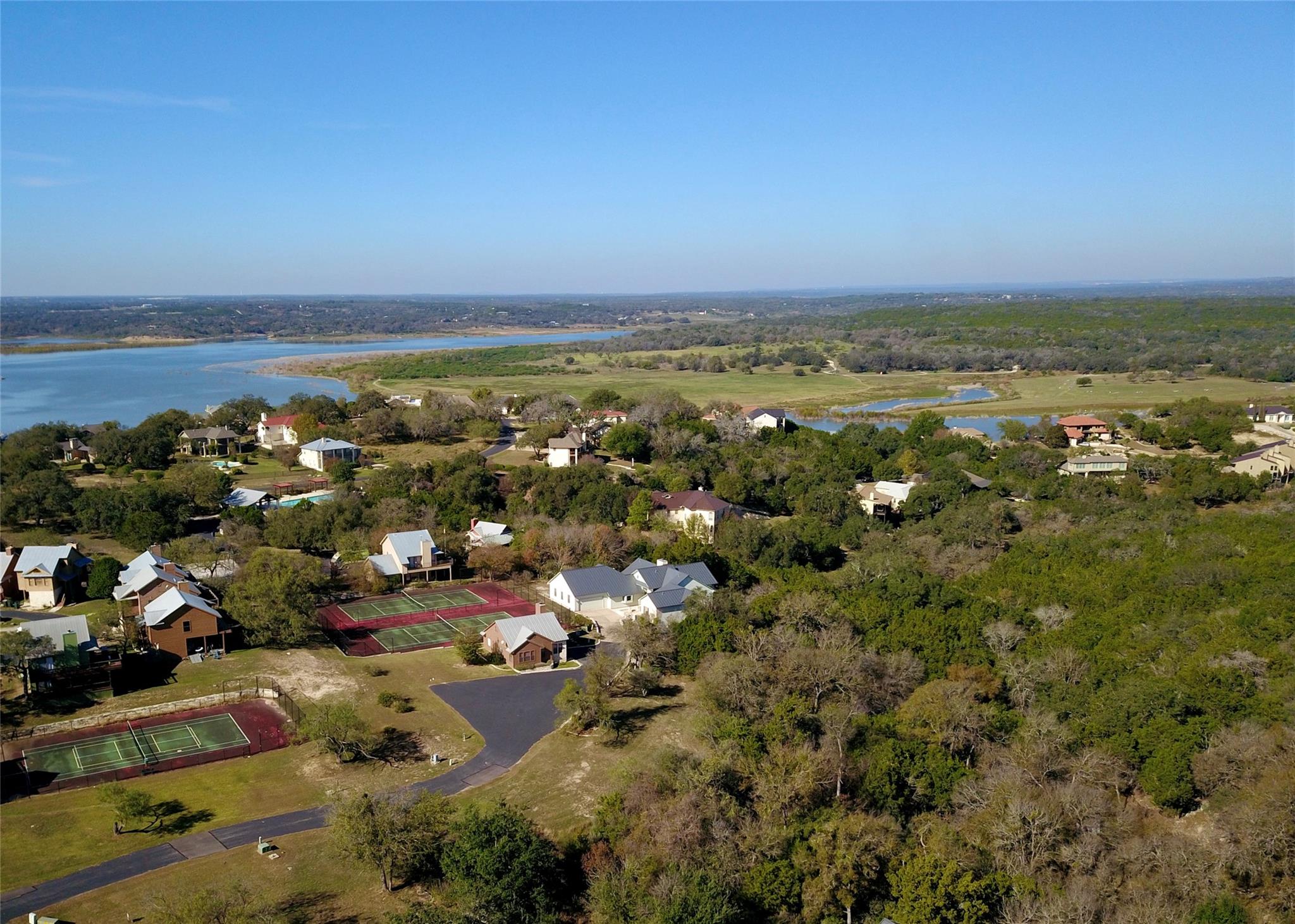 116 Courtside Way, Spicewood, TX 78669