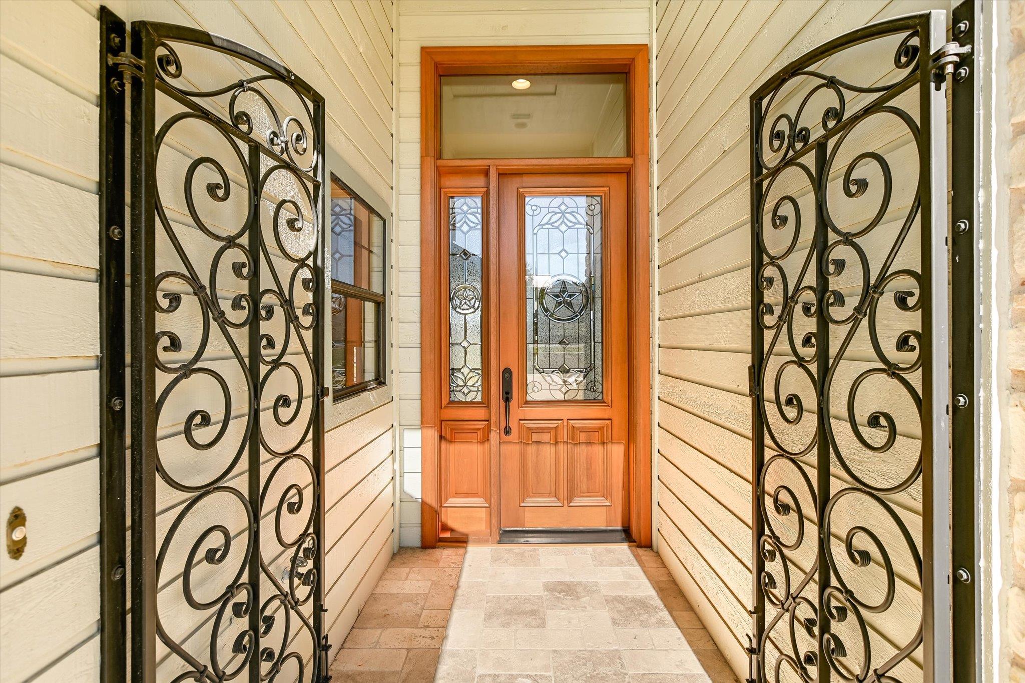 116 Courtside Way, Spicewood, TX 78669