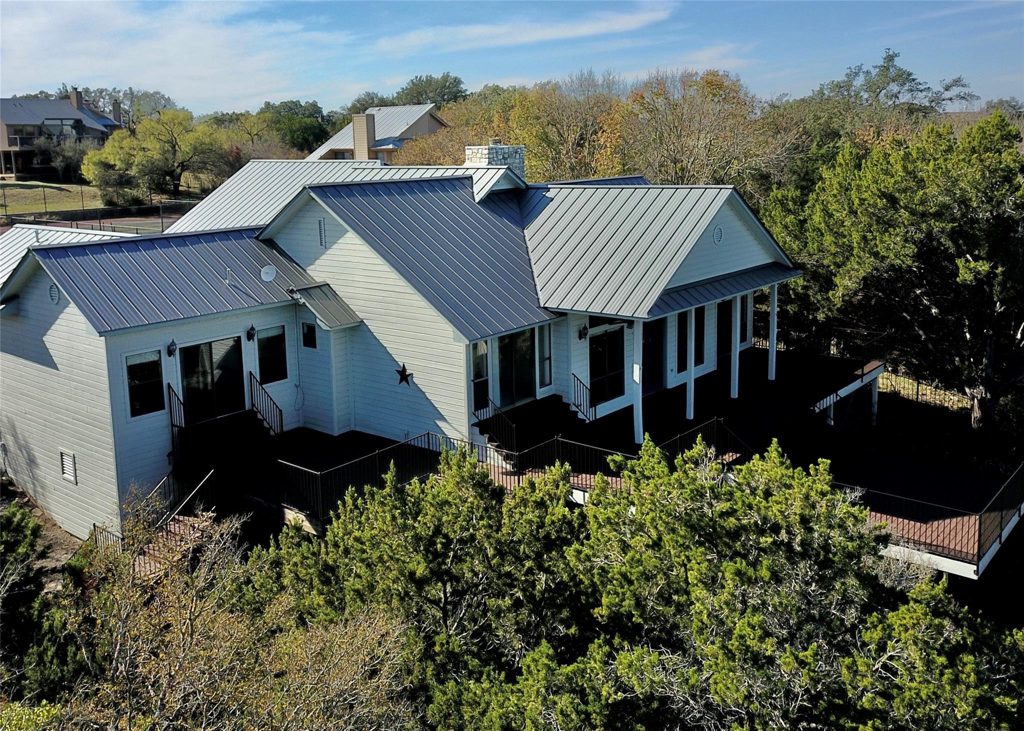 116 Courtside Way, Spicewood, TX 78669