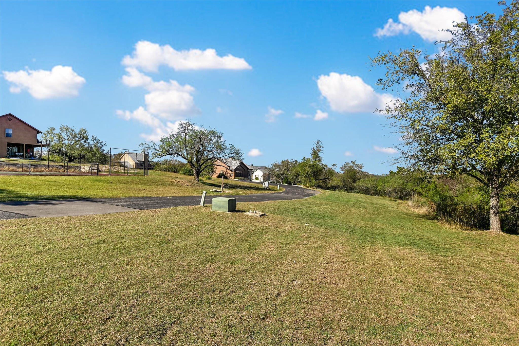 116 Courtside Way, Spicewood, TX 78669