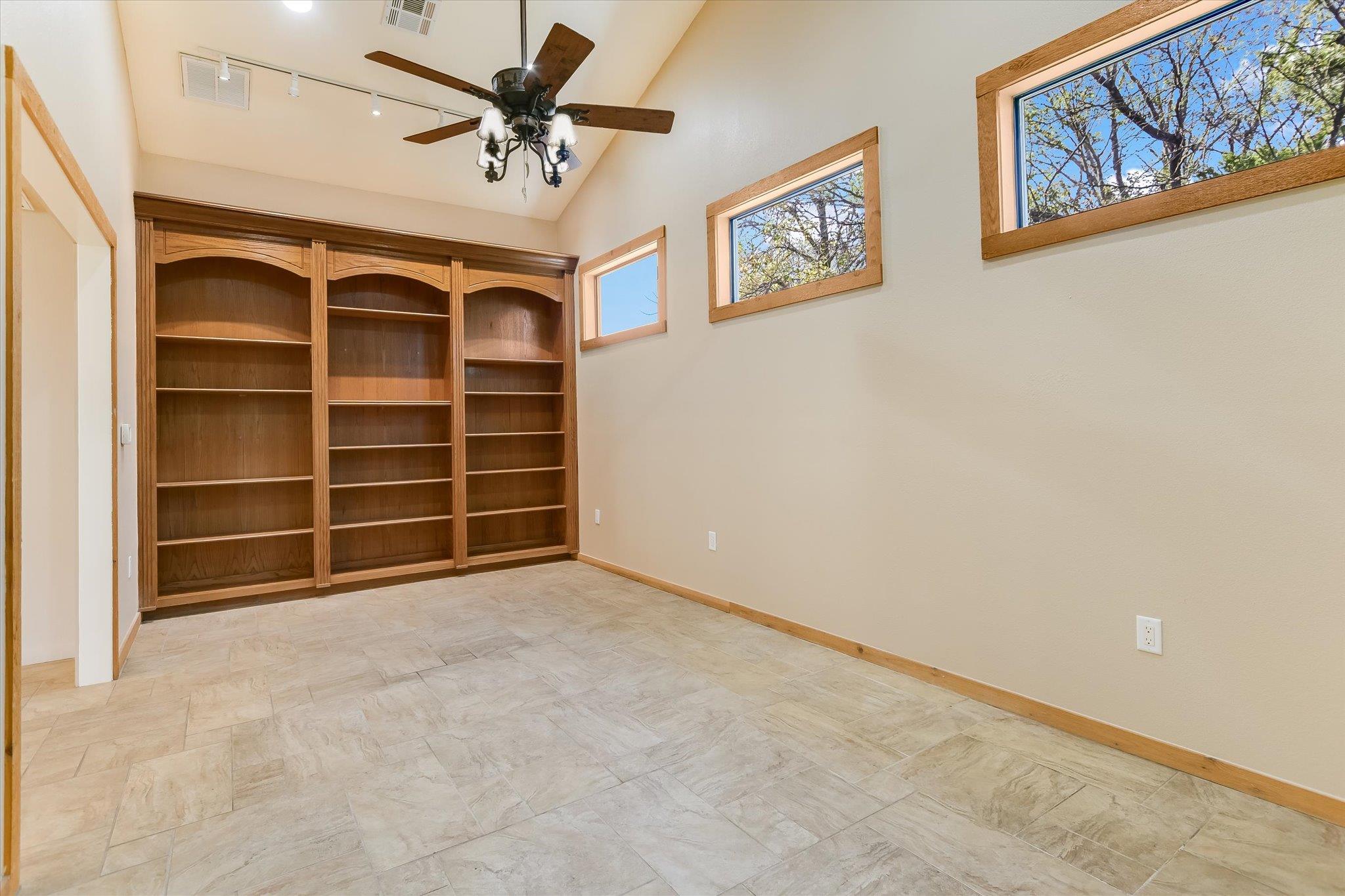 116 Courtside Way, Spicewood, TX 78669