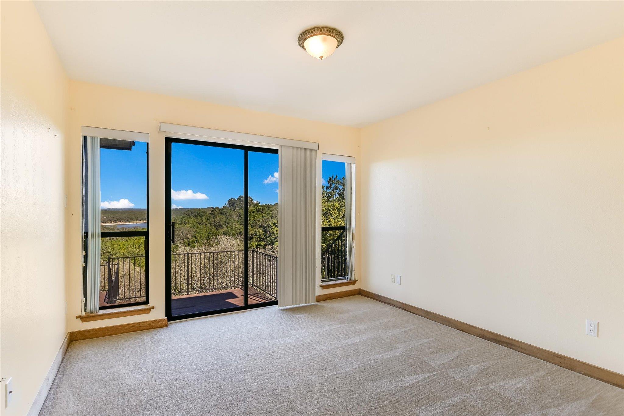 116 Courtside Way, Spicewood, TX 78669