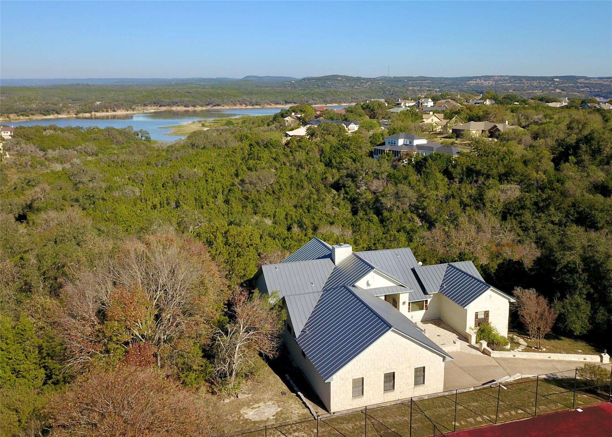116 Courtside Way, Spicewood, TX 78669