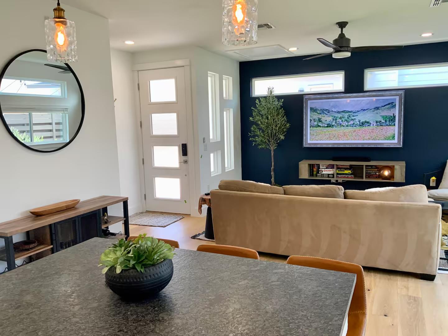 6100 Ponca St # 2, Austin, TX 78741