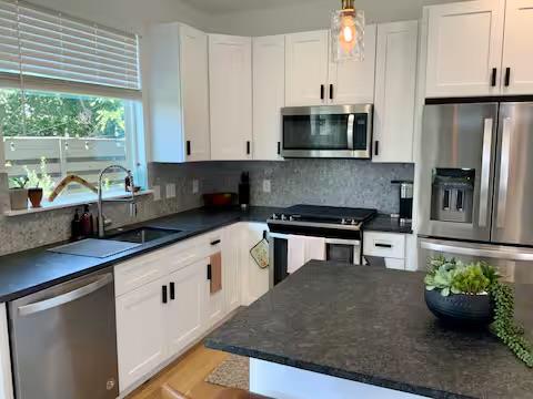 6100 Ponca St # 2, Austin, TX 78741