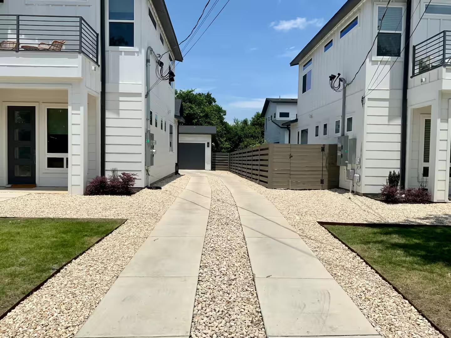 6100 Ponca St # 2, Austin, TX 78741