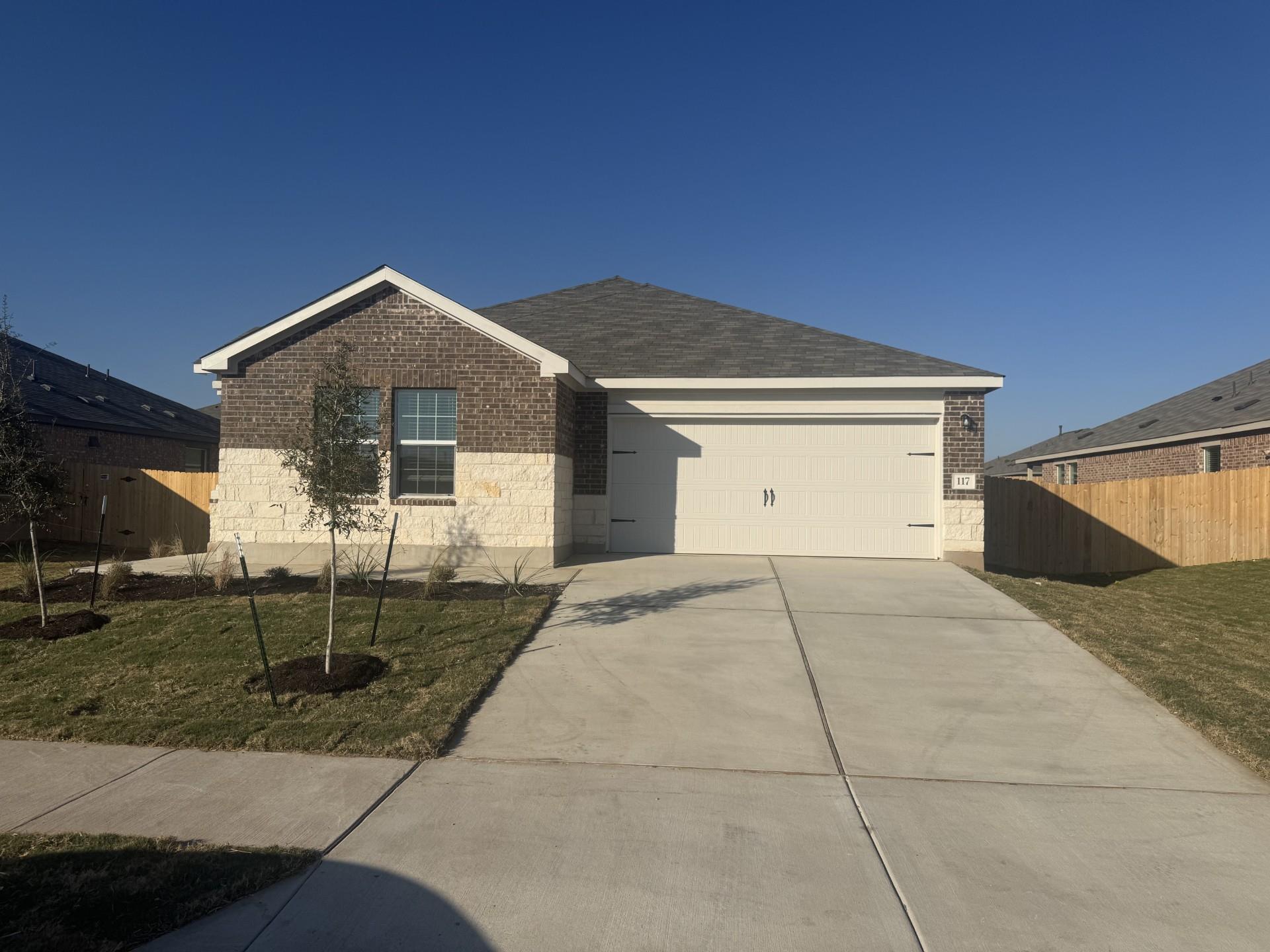 117 Donnington Dr, Hutto, TX 78634