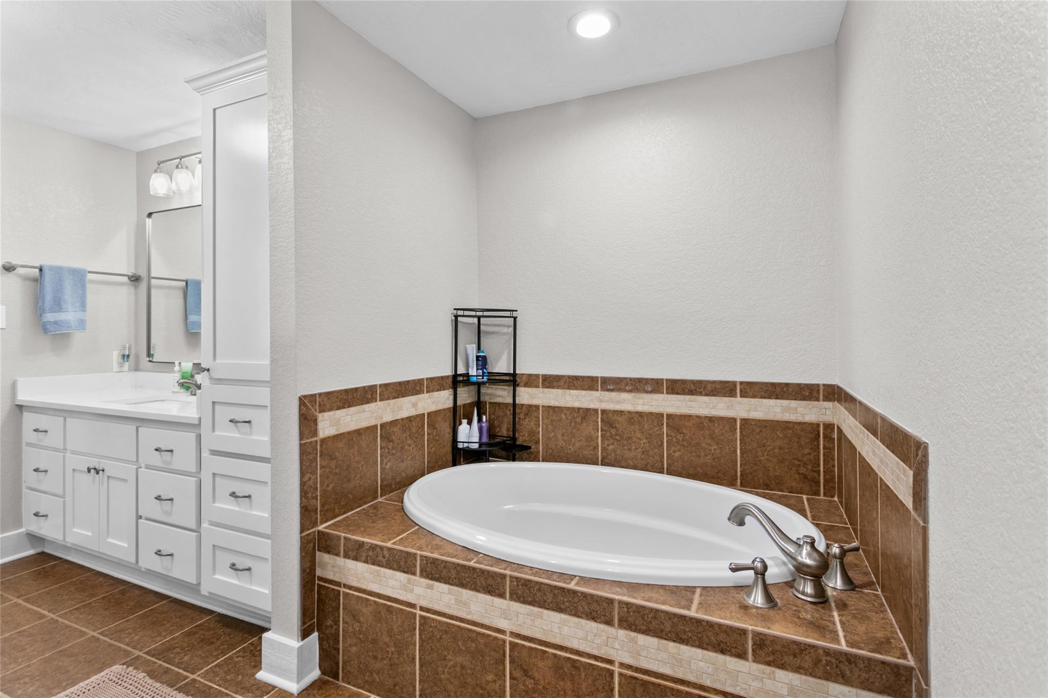 489 Schneider St, Giddings, TX 78942