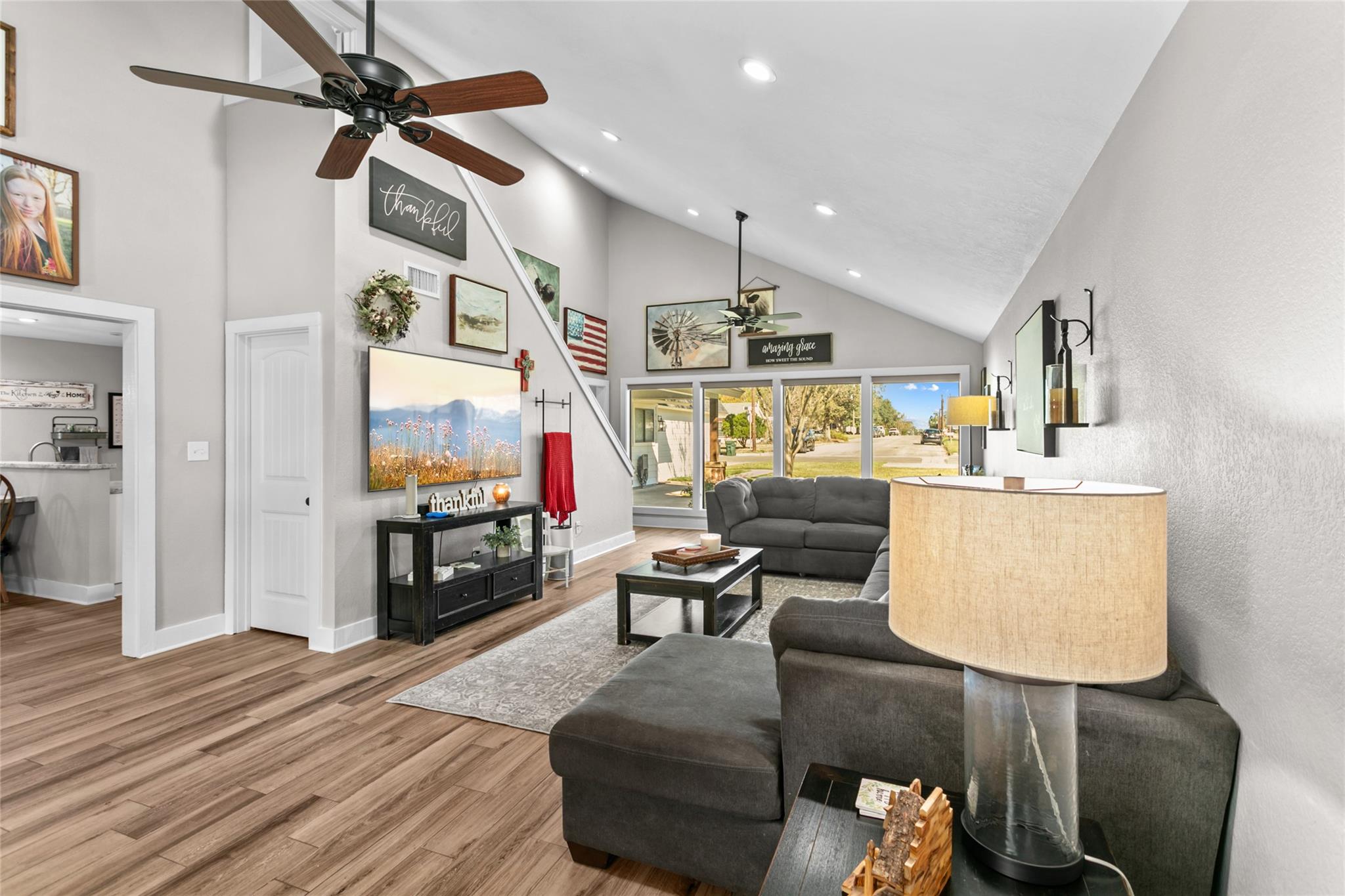 489 Schneider St, Giddings, TX 78942