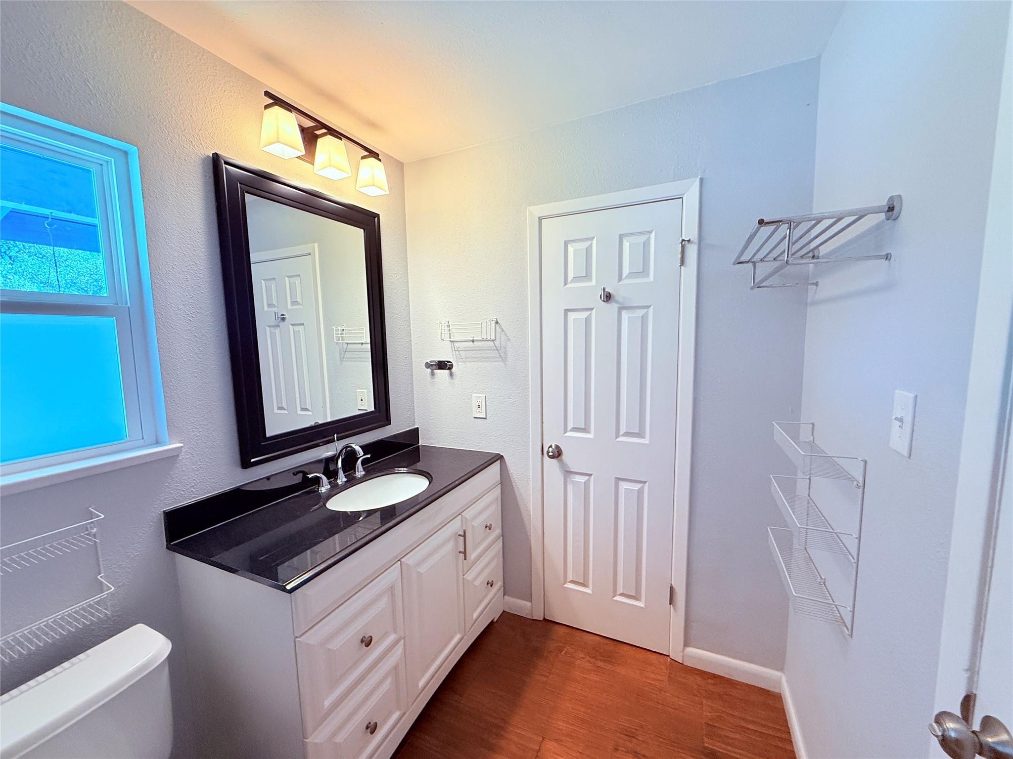 914 Beaver Trl # B, Austin, TX 78746