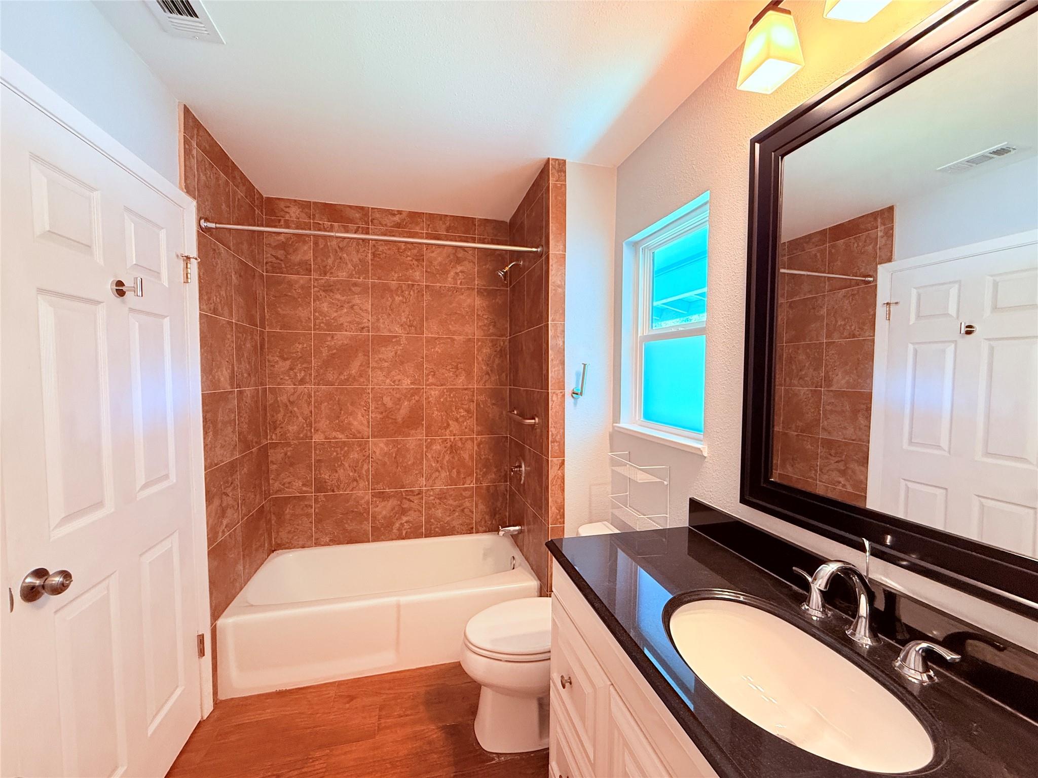 914 Beaver Trl # B, Austin, TX 78746