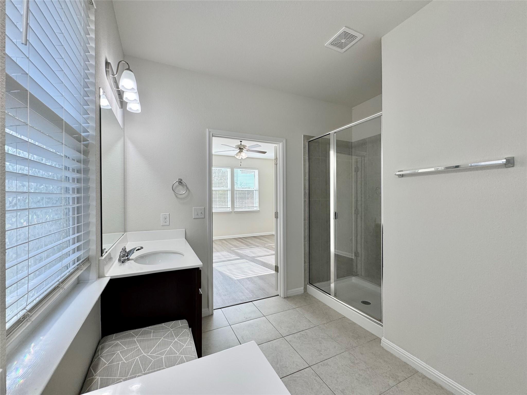 320 E La Escalera Dr, Leander, TX 78641